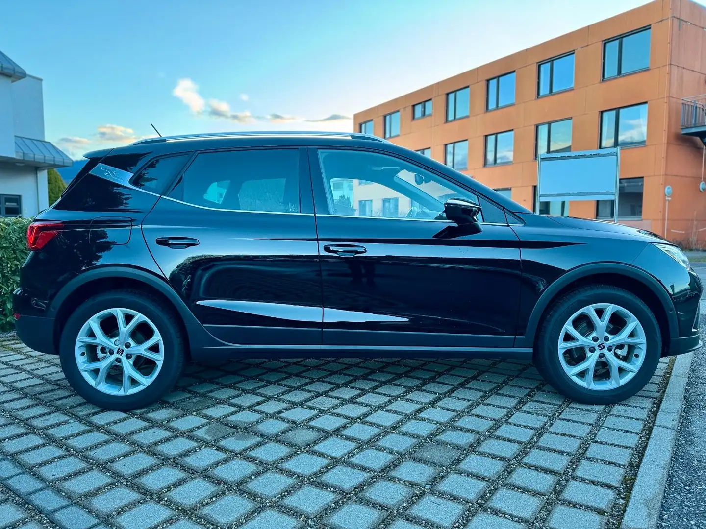 SEAT Arona FR DSG LED ACC CarPlay Kamera Navi Virtual Noir - 2