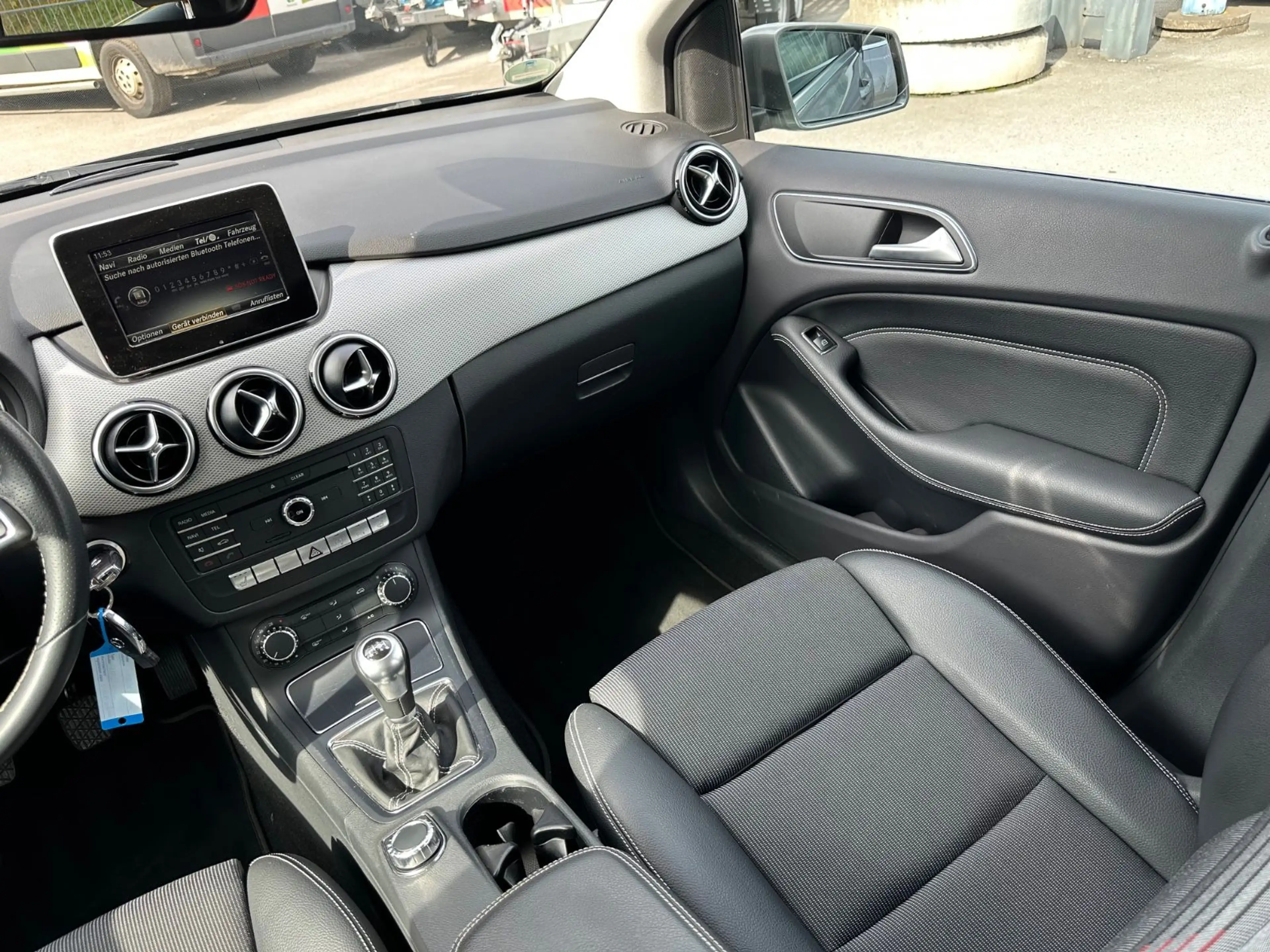 Mercedes-Benz B 180 d Score LED NAVI 1. Hand AHK — photo 6