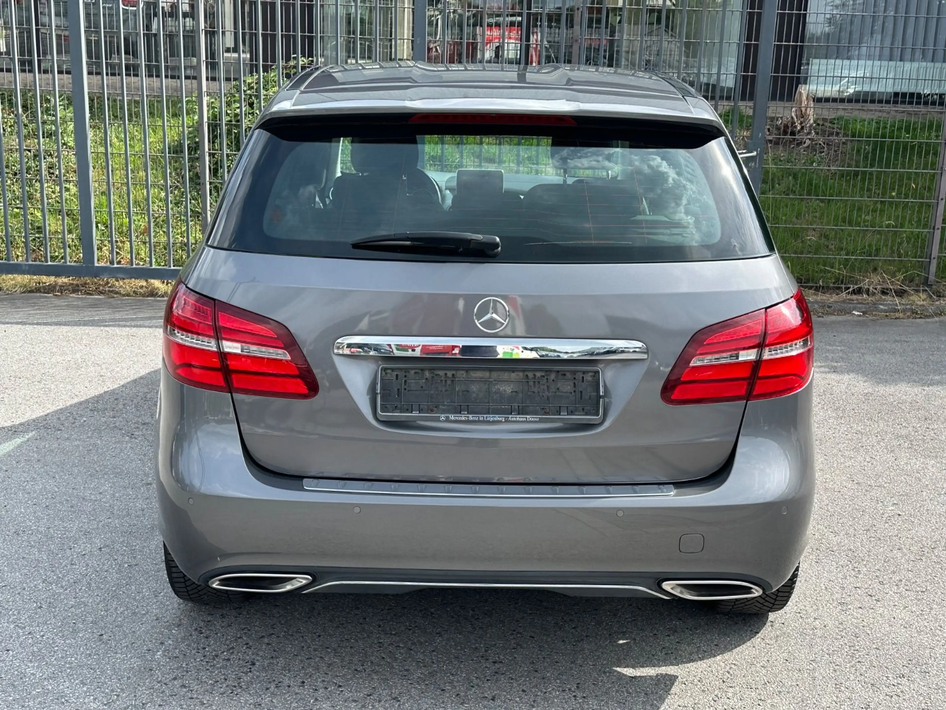 Mercedes-Benz B 180 d Score LED NAVI 1. Hand AHK — photo 10