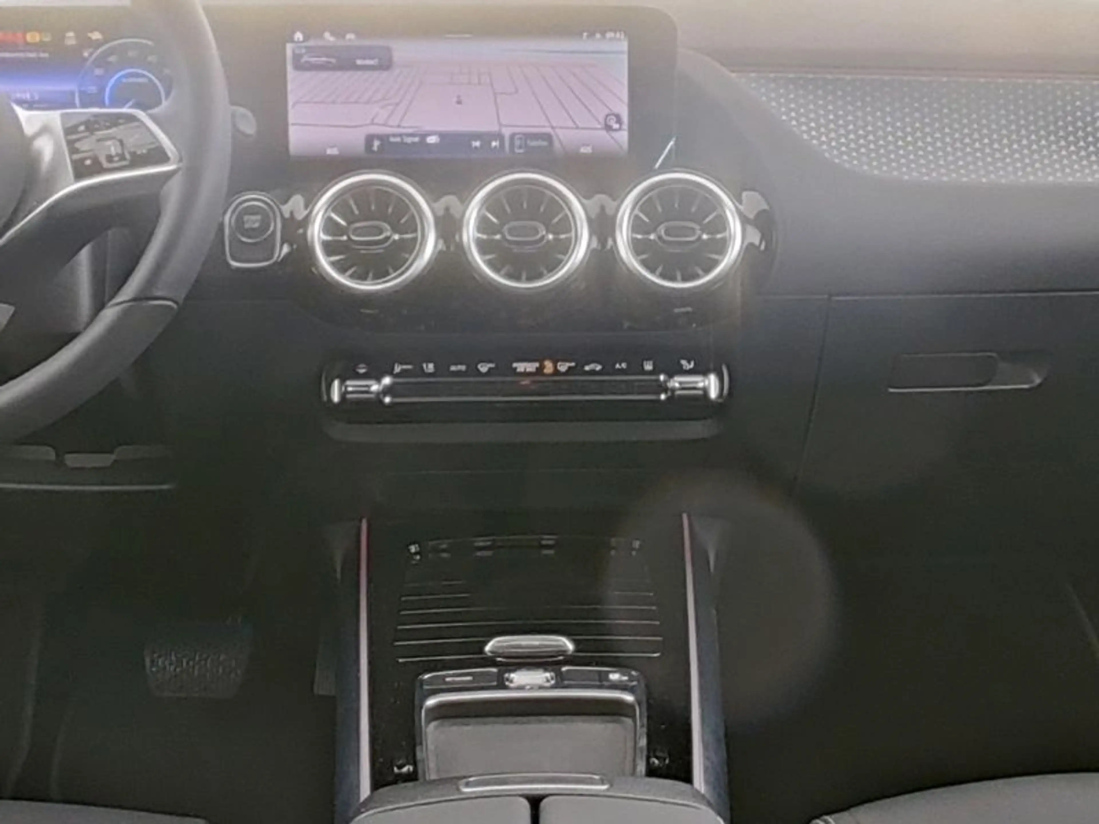 Mercedes-Benz EQA 250 + Progressive*Advanvced*LED*Kamera*DAB* — photo 4