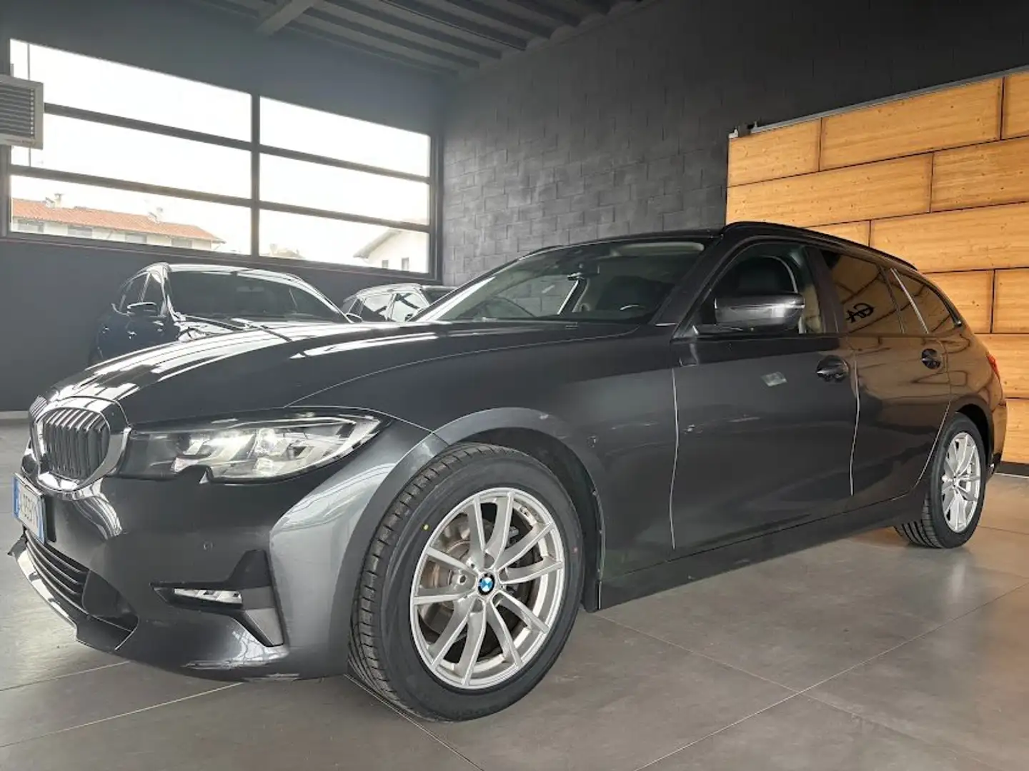 BMW 318 i Touring BUSINESS ADVANTAGE 156CV - 1