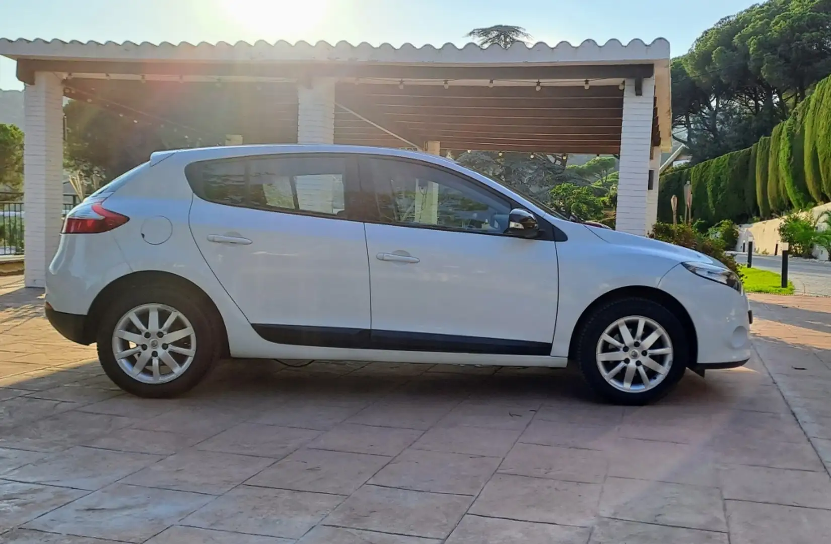 Renault Megane 1.6 Dynamique 110 Blanc - 2