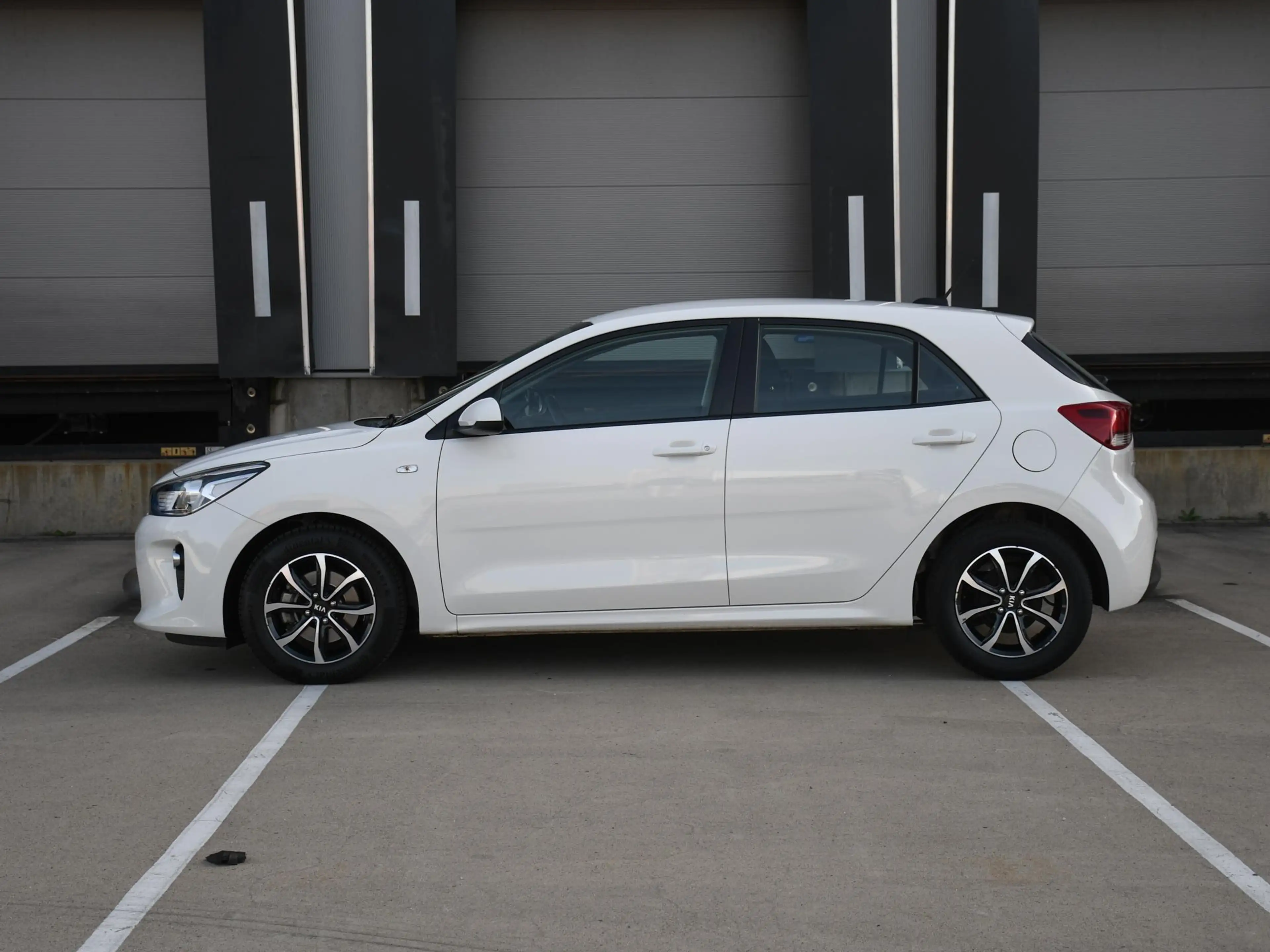 Kia Rio ComfortPlusLine Navigator 1.0 TGDI 100pk 100% KIA — photo 3