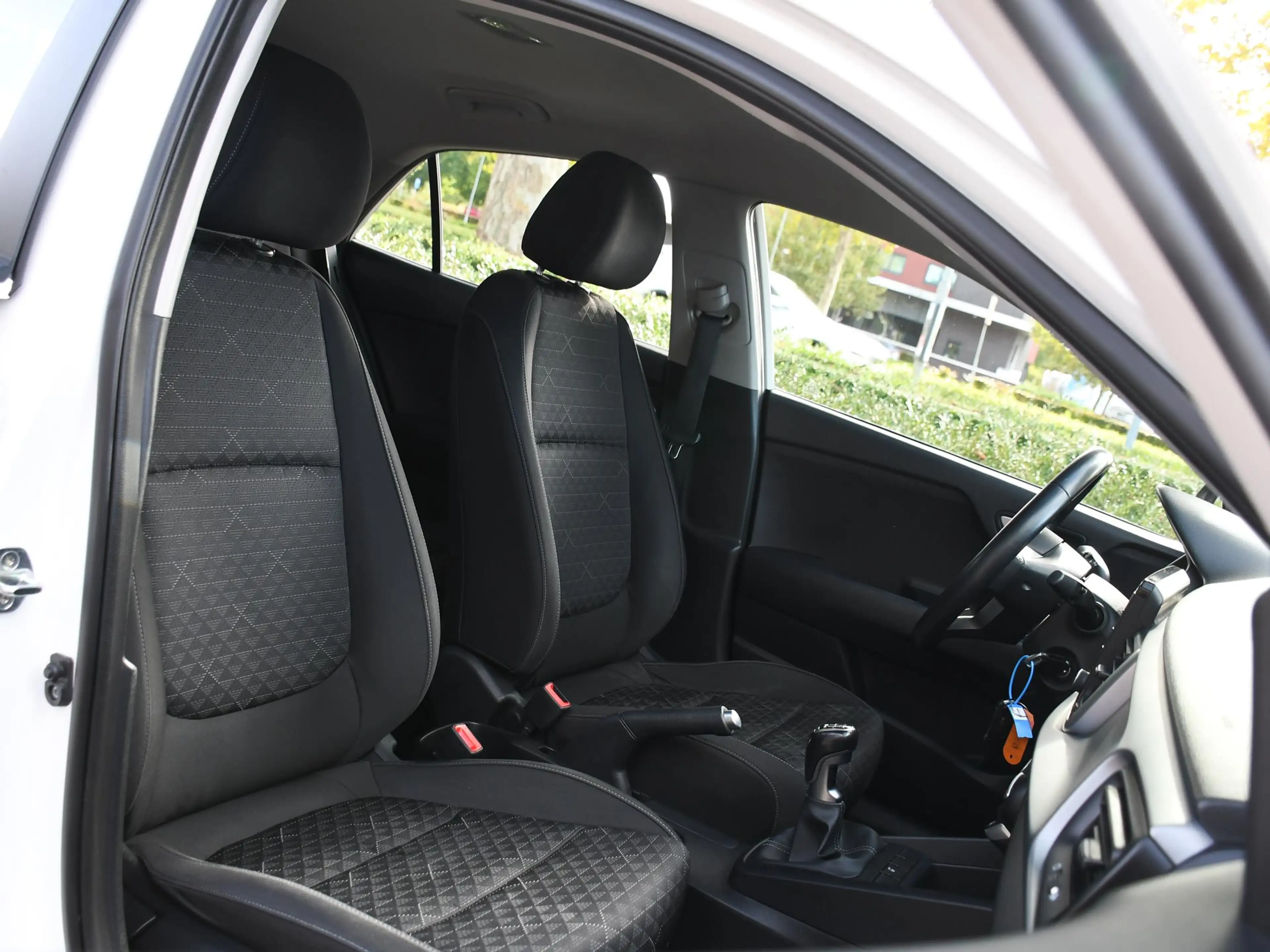 Kia Rio ComfortPlusLine Navigator 1.0 TGDI 100pk 100% KIA — photo 9