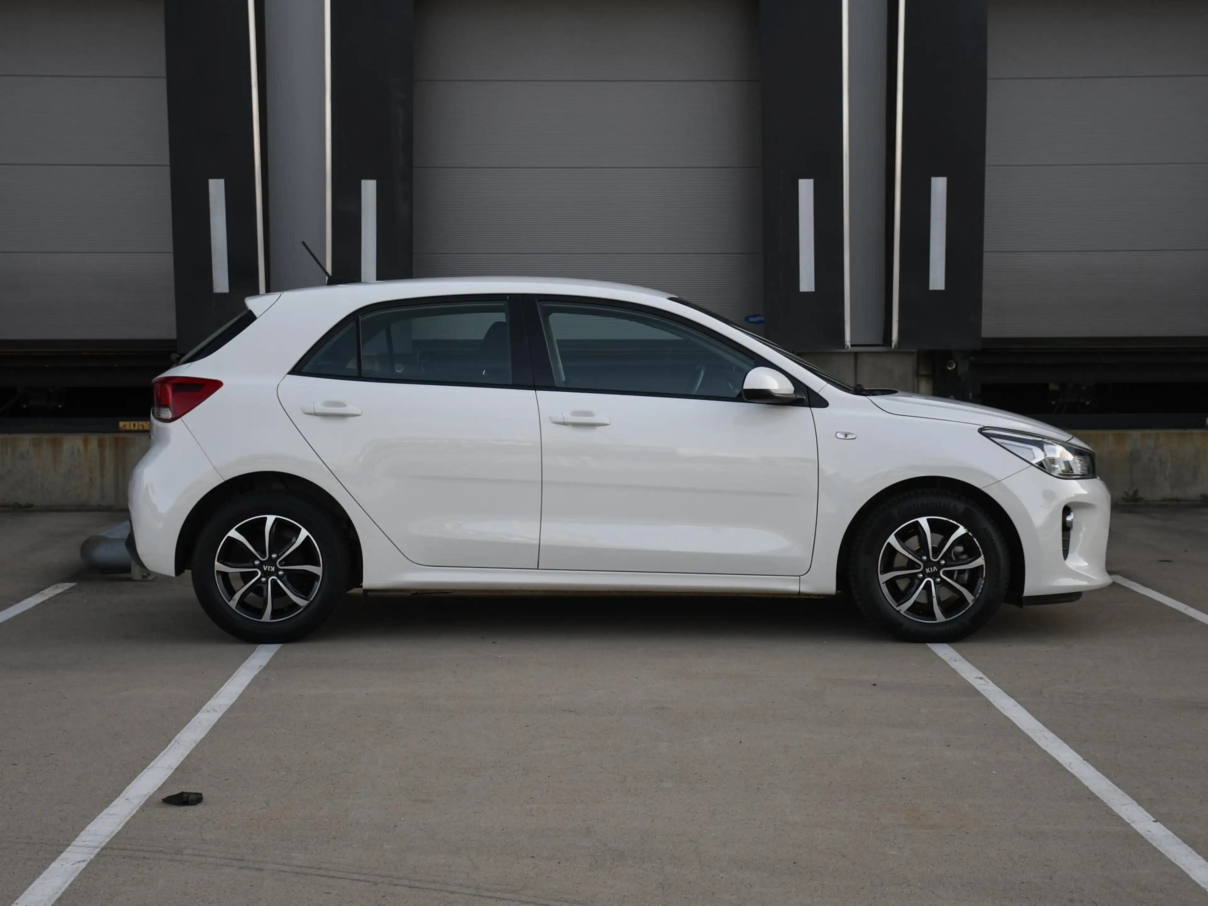Kia Rio ComfortPlusLine Navigator 1.0 TGDI 100pk 100% KIA — photo 4