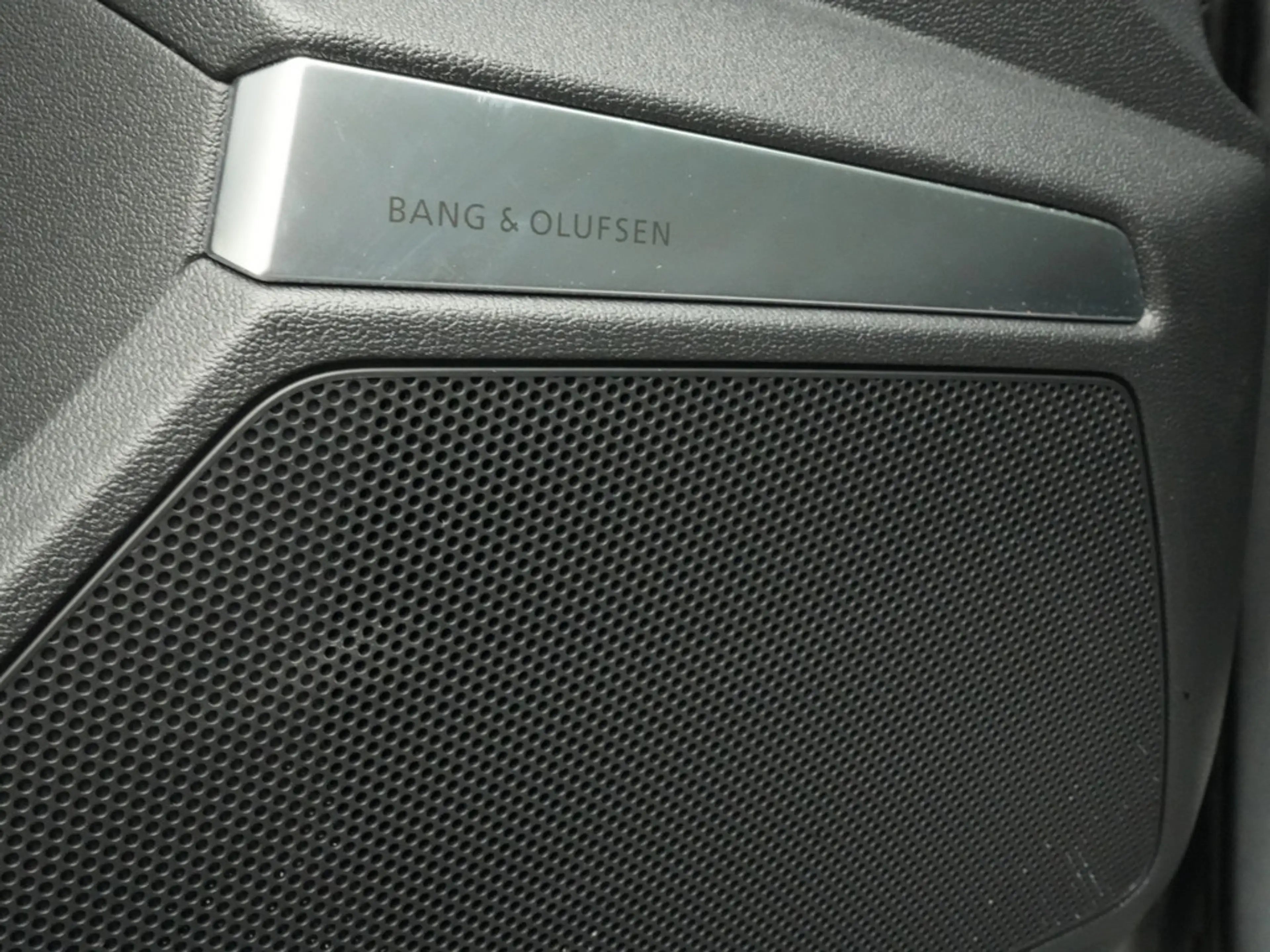 Audi S3 Sportback quattro ACC PANO B&O MATRIX PDC — photo 7