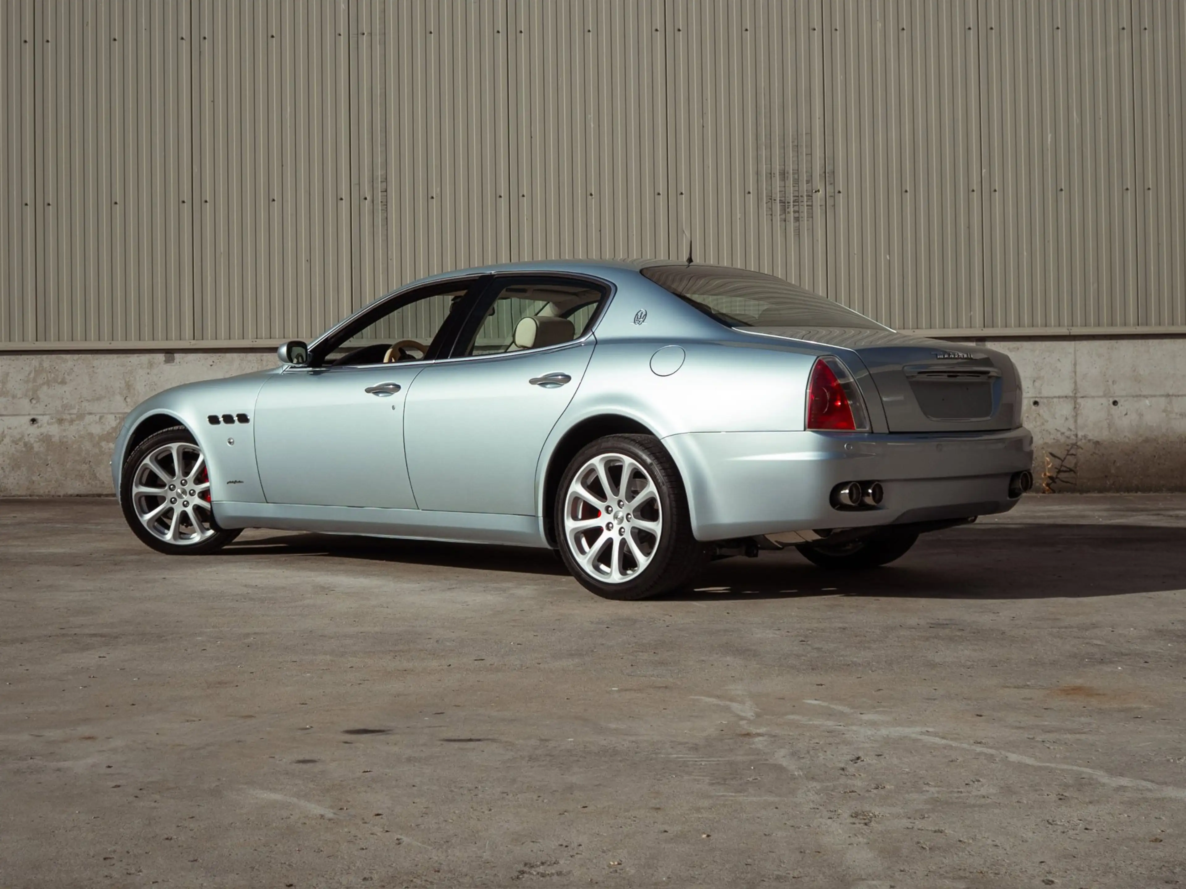 Maserati Quattroporte 4.2 V8 400PK (2005) | 41.124 km | NL-auto | Azzurr — photo 2