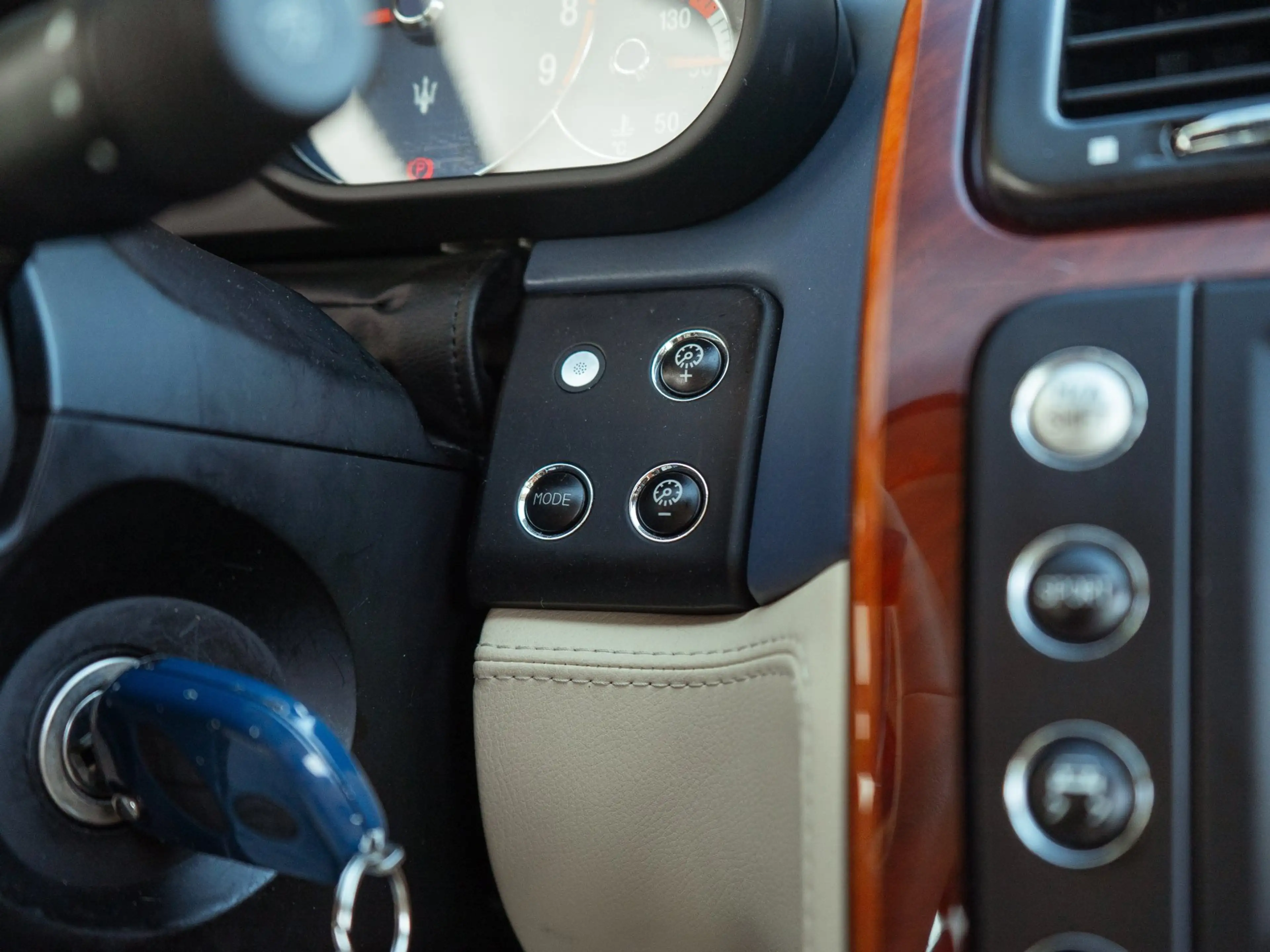 Maserati Quattroporte 4.2 V8 400PK (2005) | 41.124 km | NL-auto | Azzurr — photo 15