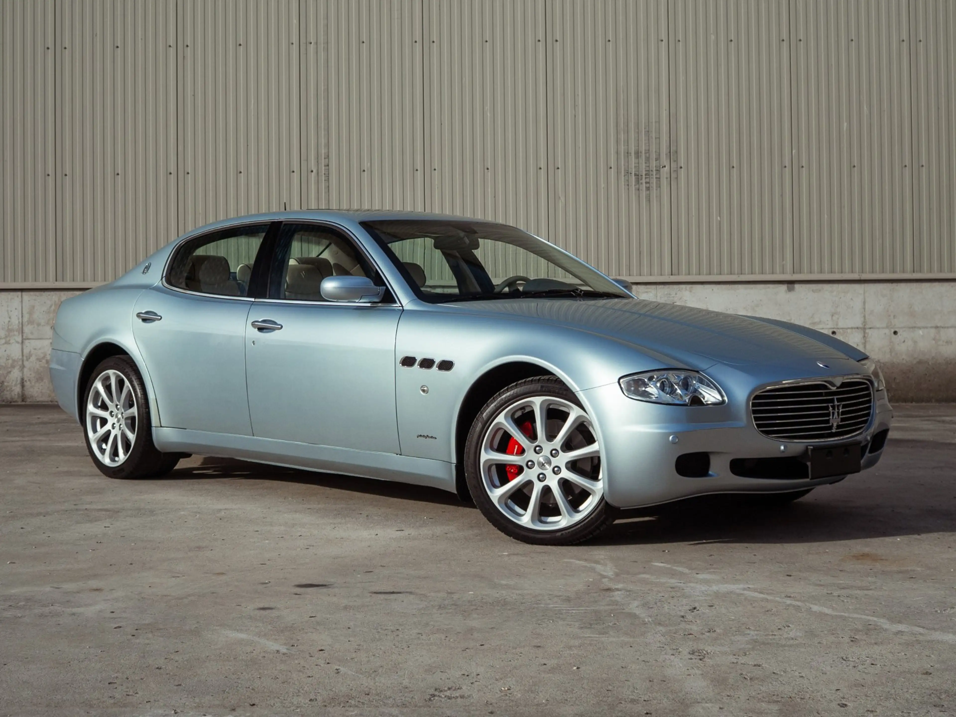 Maserati Quattroporte 4.2 V8 400PK (2005) | 41.124 km | NL-auto | Azzurr