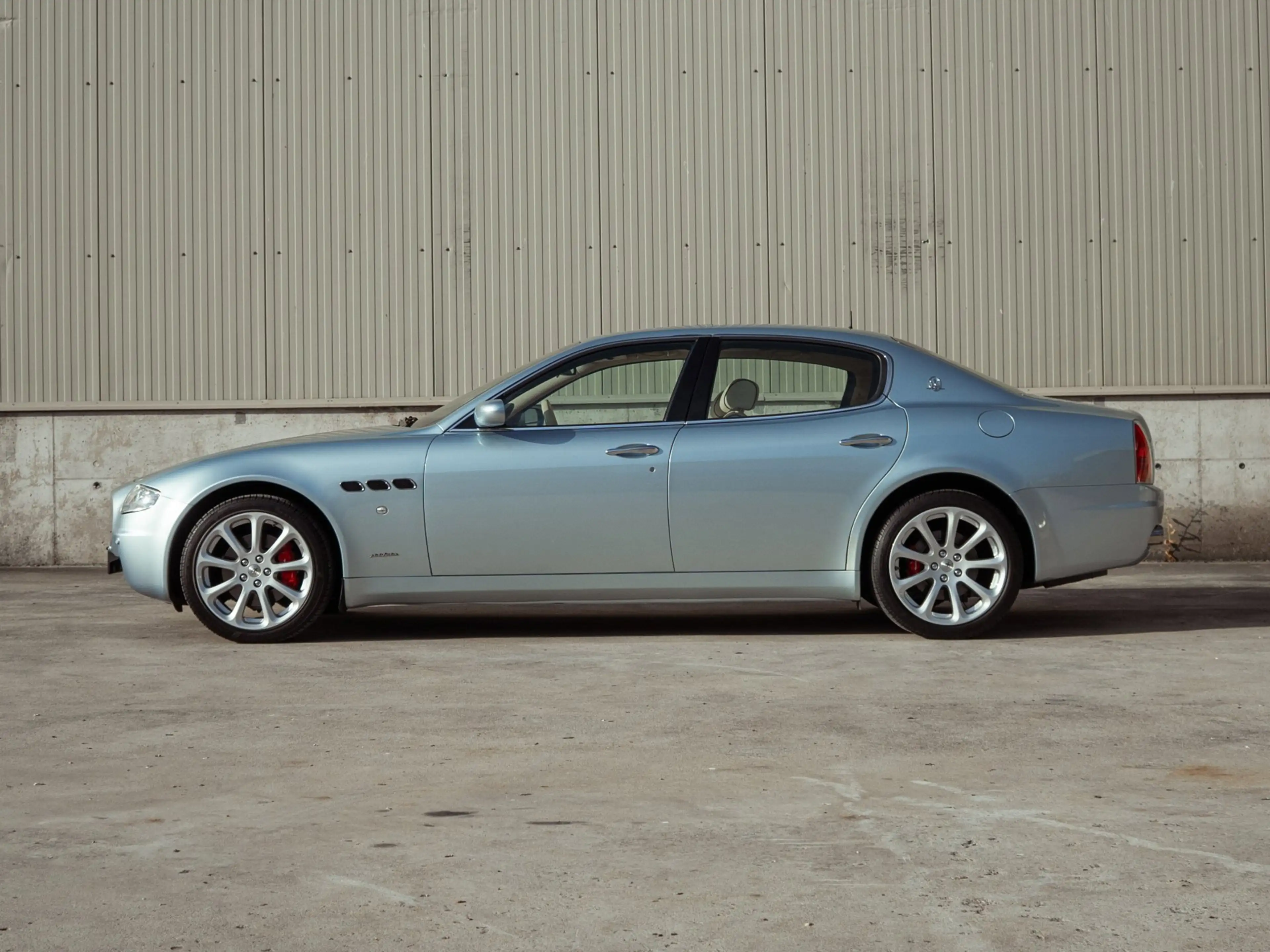 Maserati Quattroporte 4.2 V8 400PK (2005) | 41.124 km | NL-auto | Azzurr — photo 11