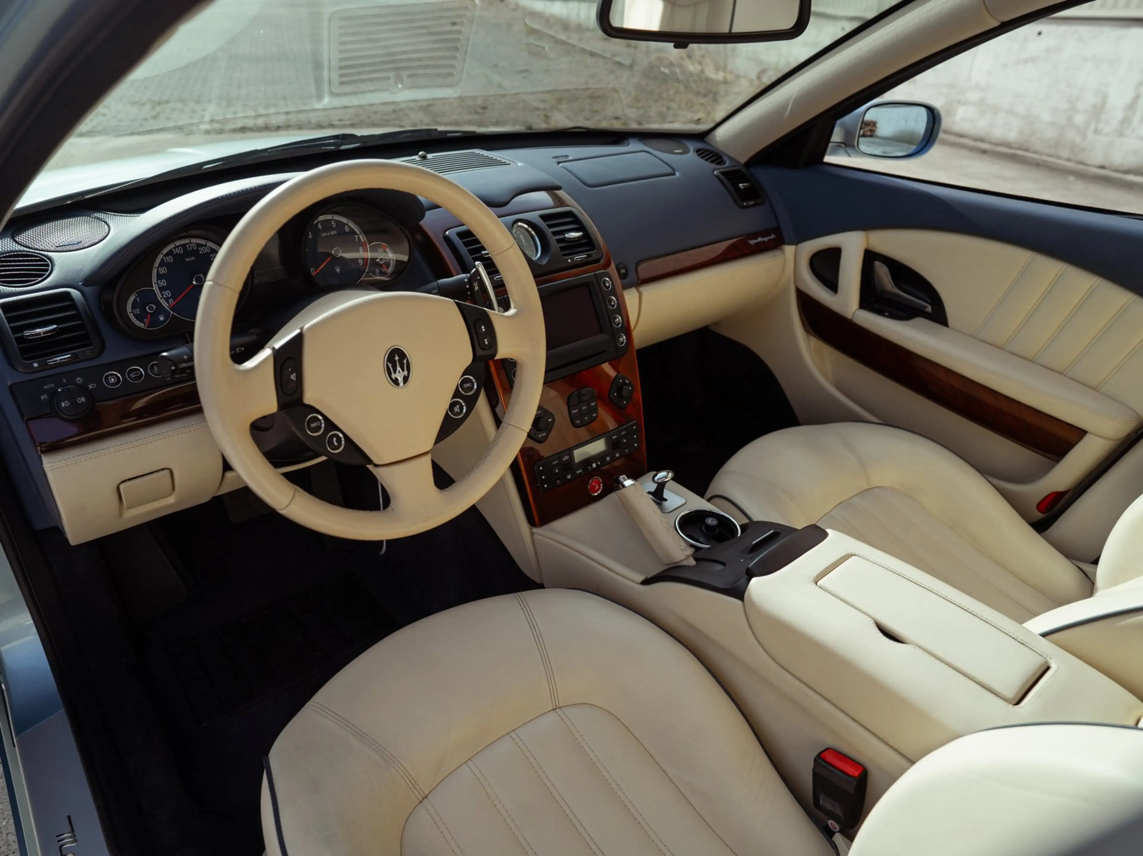 Maserati Quattroporte 4.2 V8 400PK (2005) | 41.124 km | NL-auto | Azzurr — photo 4