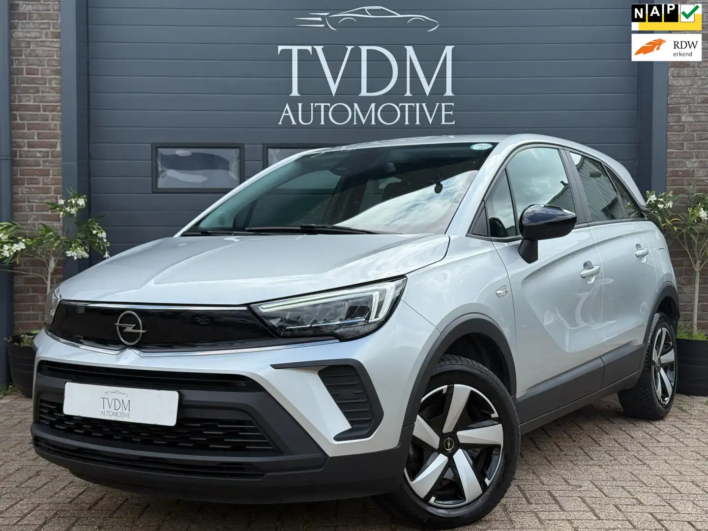 Opel Crossland 1.2 Turbo Business Elegance|NAVI|CAMERA|CRUISE Grijs - 1