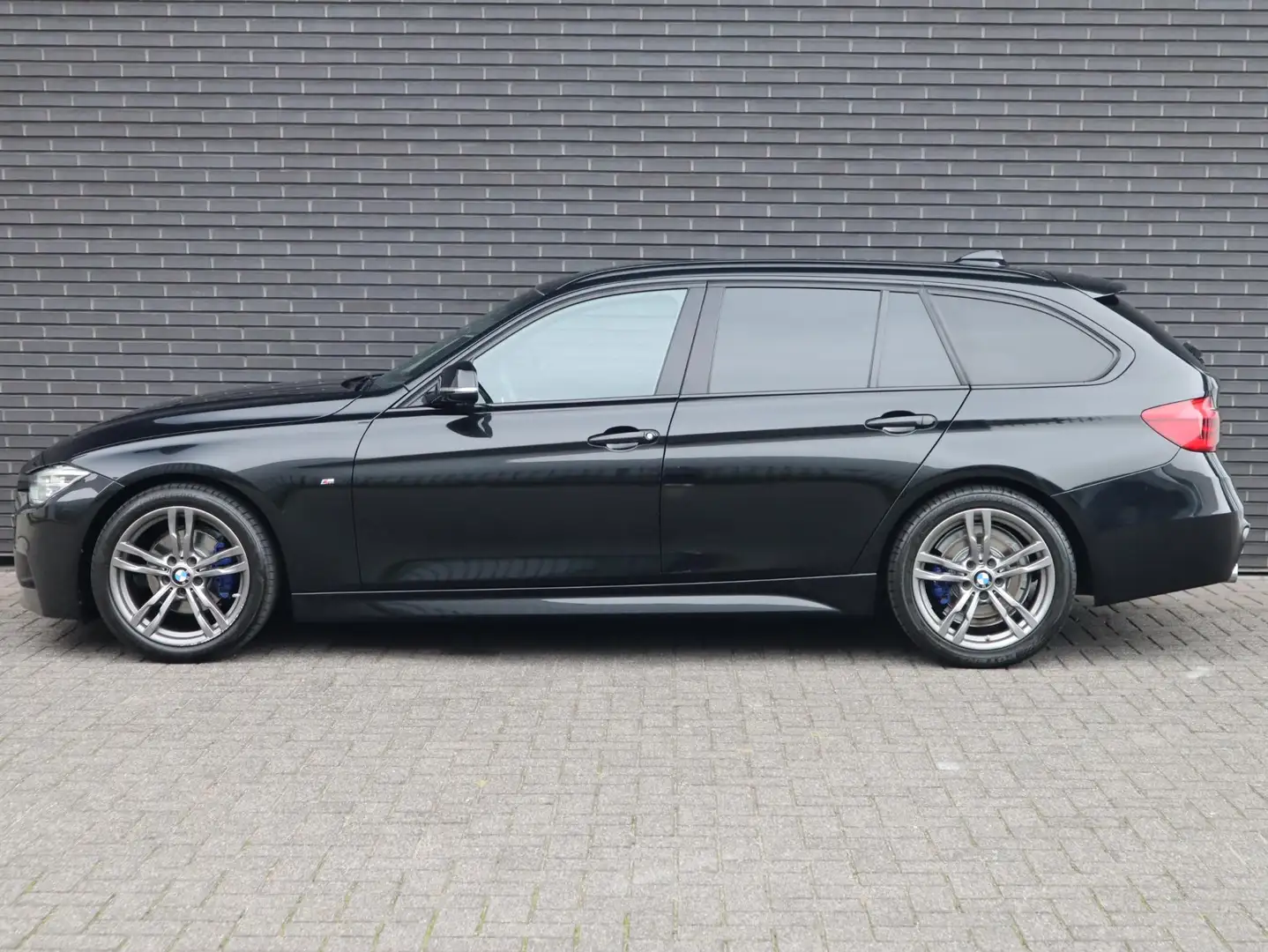 BMW 320 3-serie Touring 320i High Executive M Sport Pakket Zwart - 2