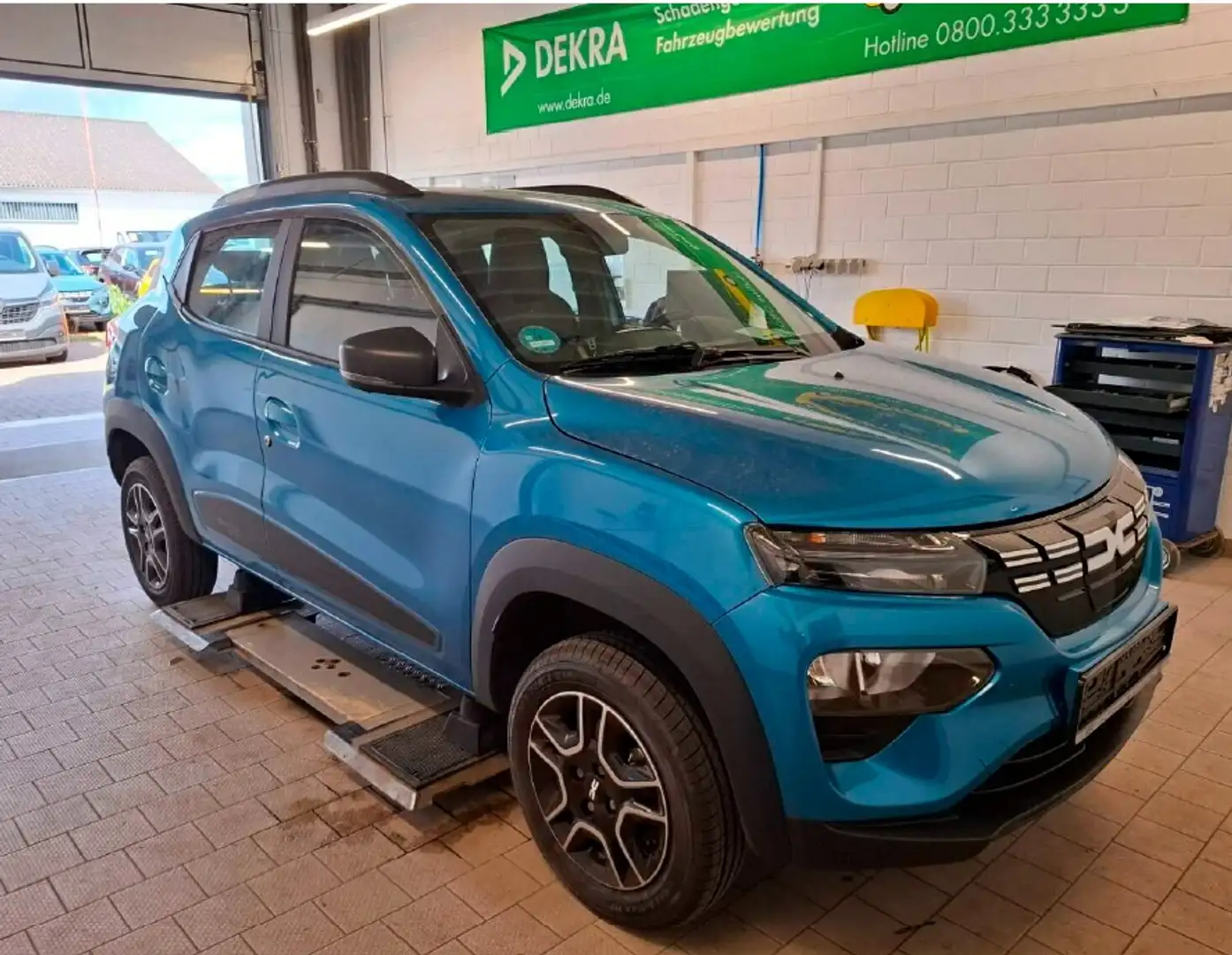 Dacia Spring 45 ExpressionPaket  Navi - Kamera Blau - 1