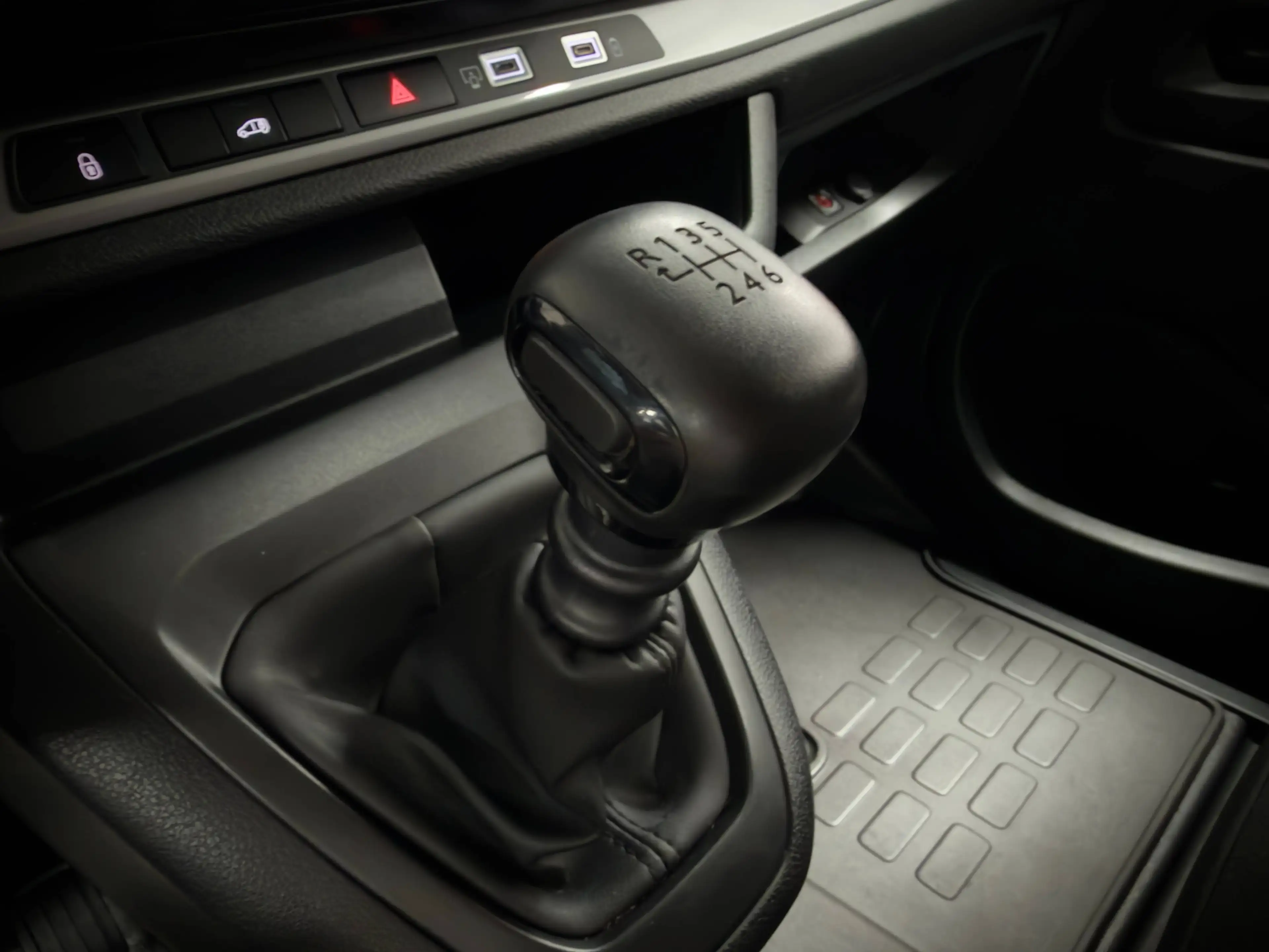 Peugeot Expert 2.0 HDi L3 Long-1ERPRO-GPS-3PL.-AIRCO-CAMERA-PDC-ATTELAGE — photo 11