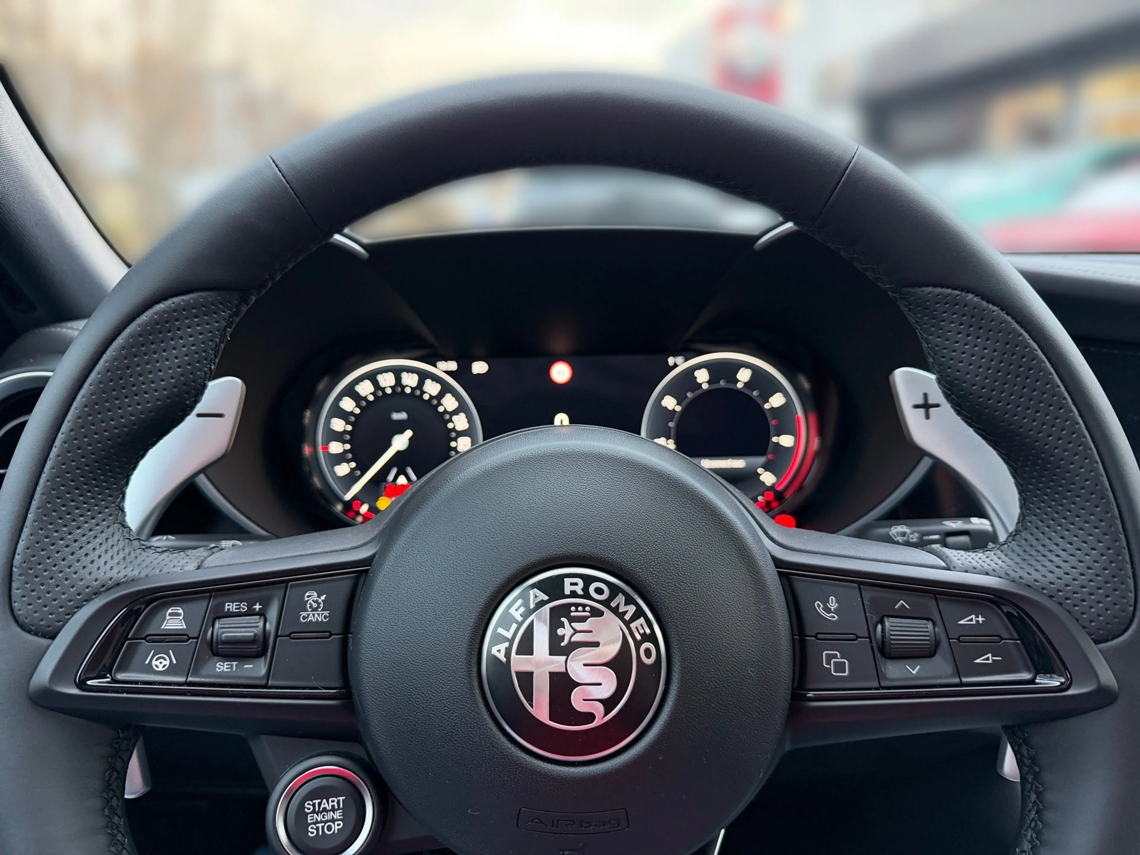 Alfa Romeo Giulia Veloce Q4 | Pano | Technologie-Paket — photo 22