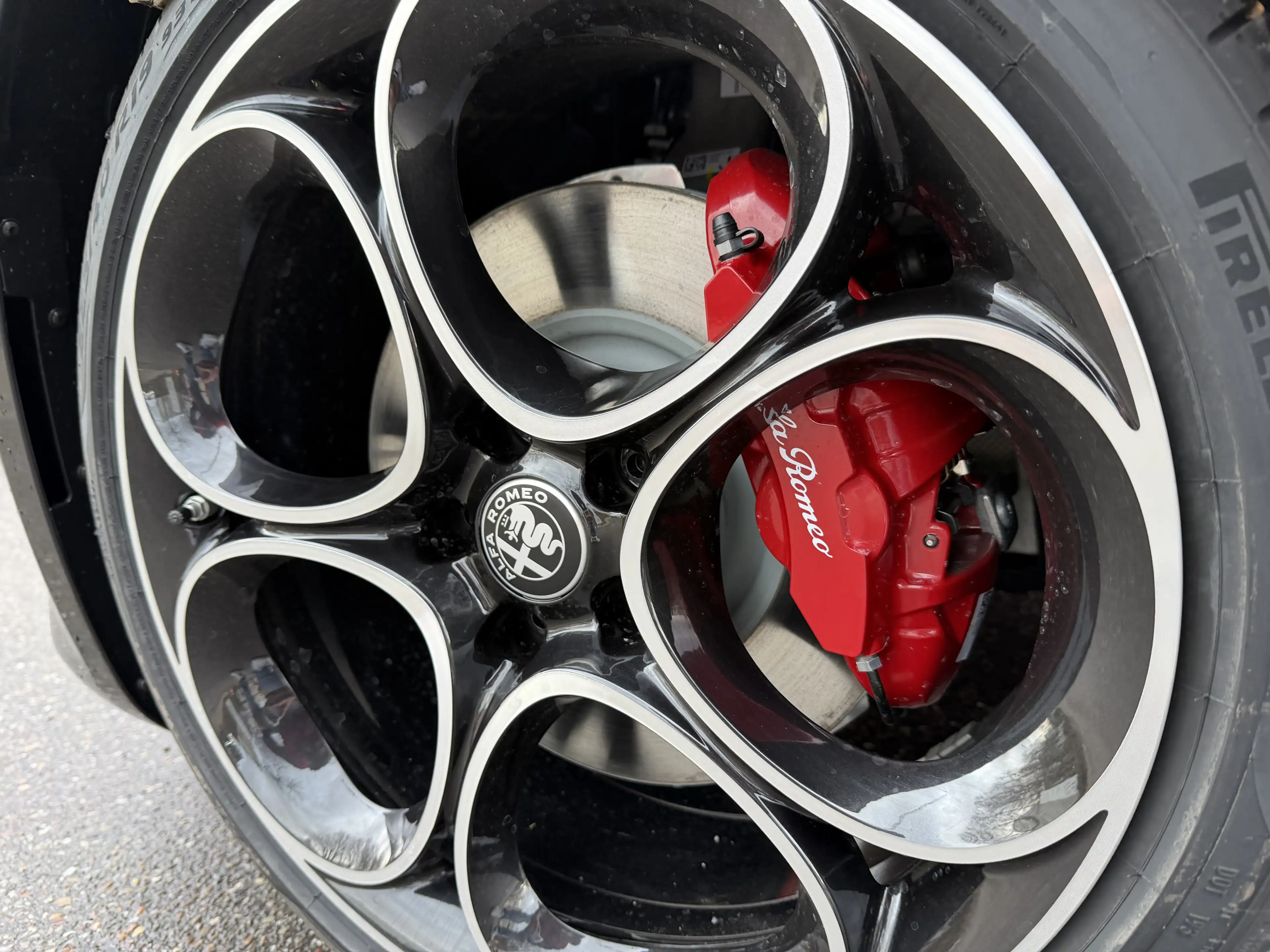 Alfa Romeo Giulia Veloce Q4 | Pano | Technologie-Paket — photo 19