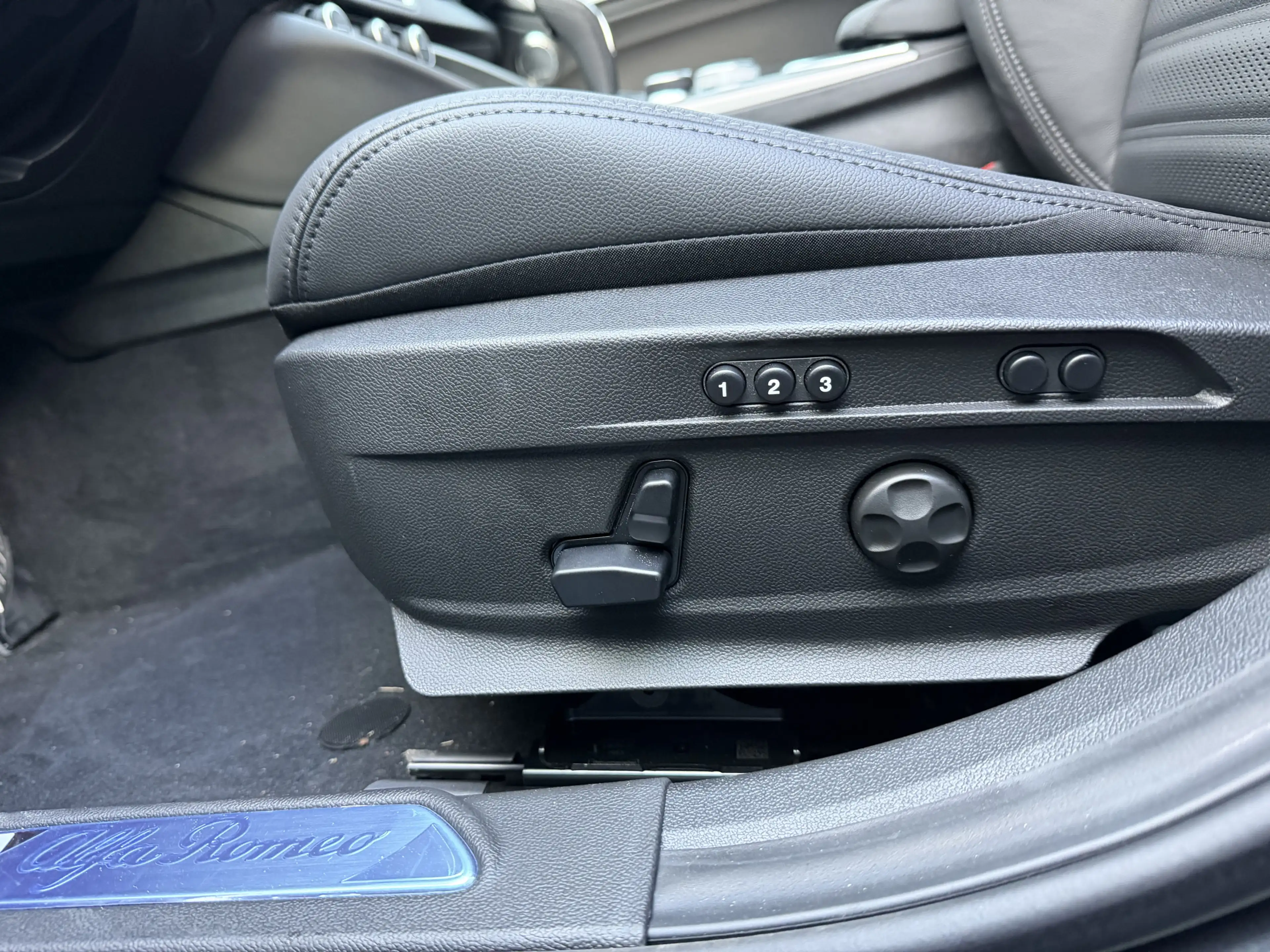 Alfa Romeo Giulia Veloce Q4 | Pano | Technologie-Paket — photo 16