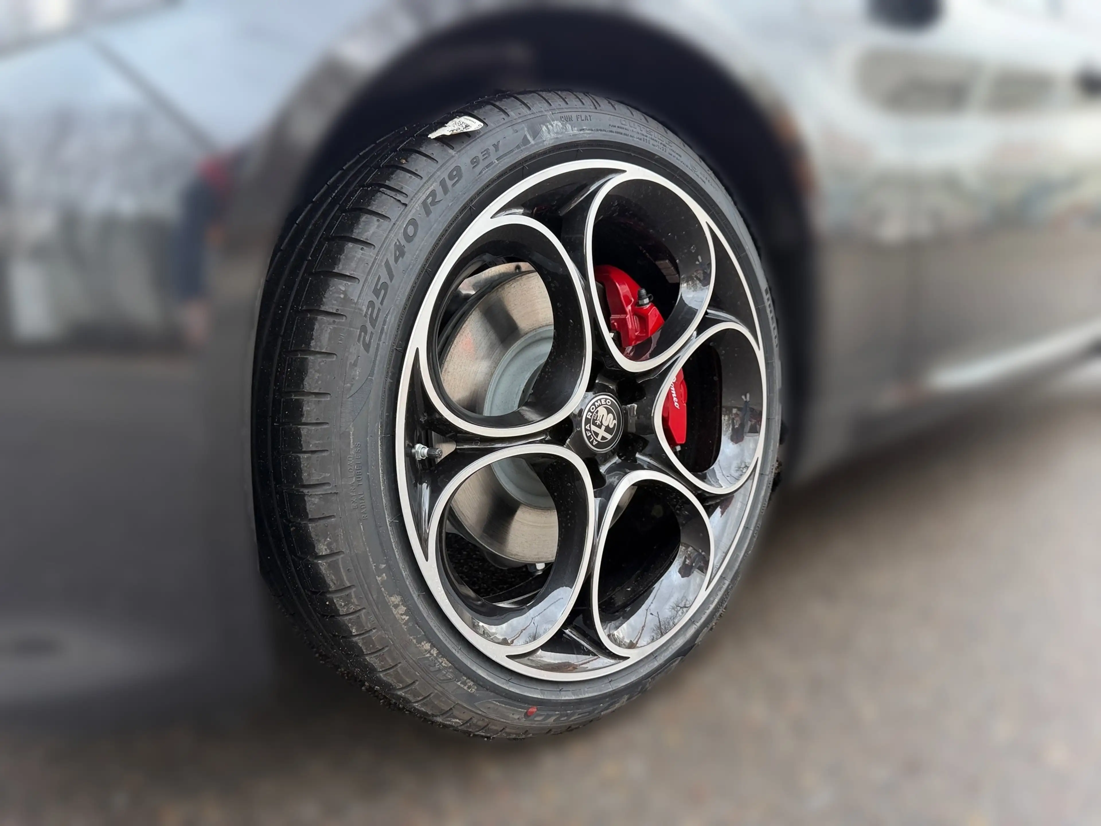Alfa Romeo Giulia Veloce Q4 | Pano | Technologie-Paket — photo 7