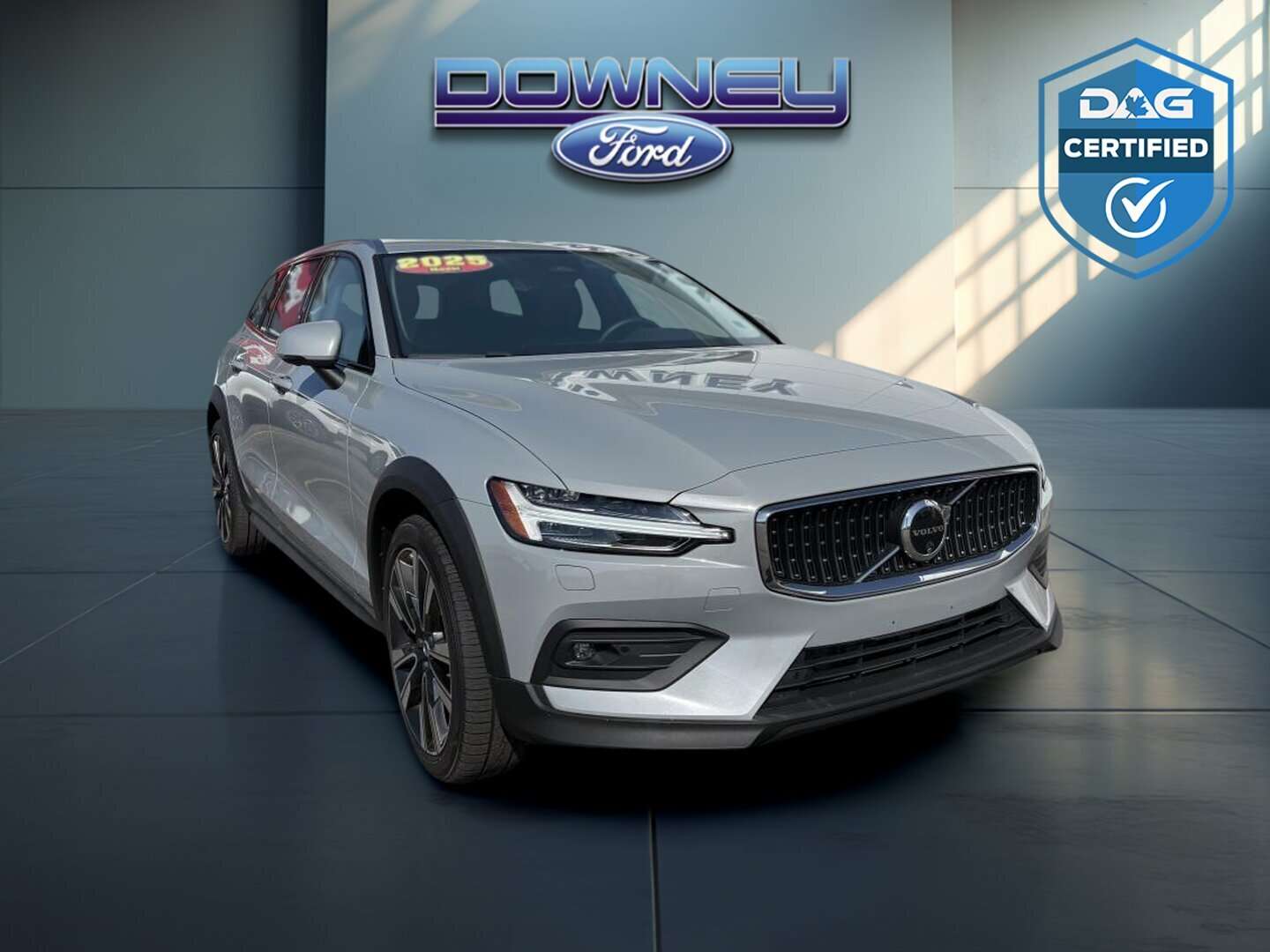 2025 Volvo V60 Plus - Awd Luxury
