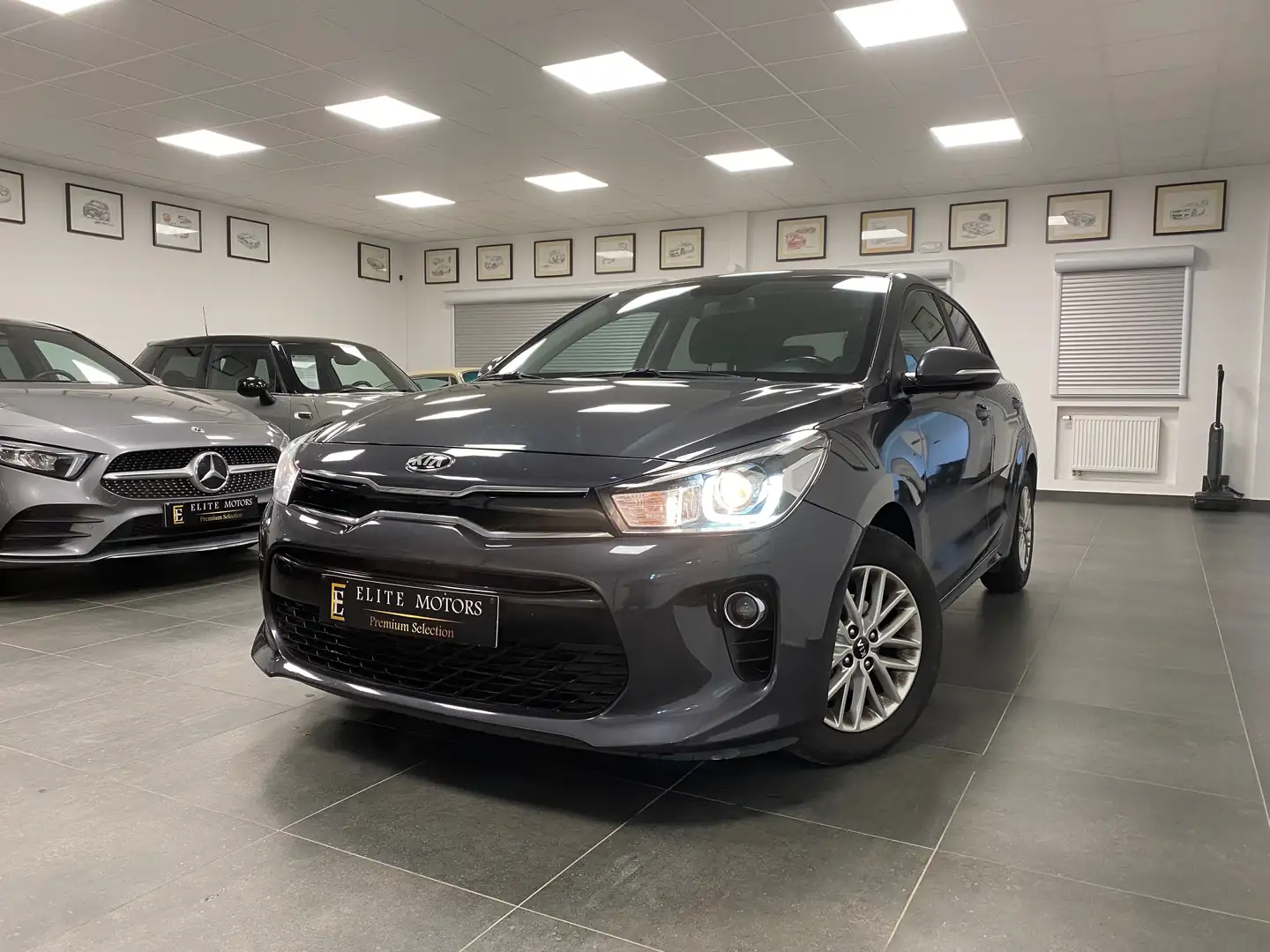 Kia Rio Rio 1.2i Navi Black Edition 1erMAIN/ FULL OPTION Срібний - 1