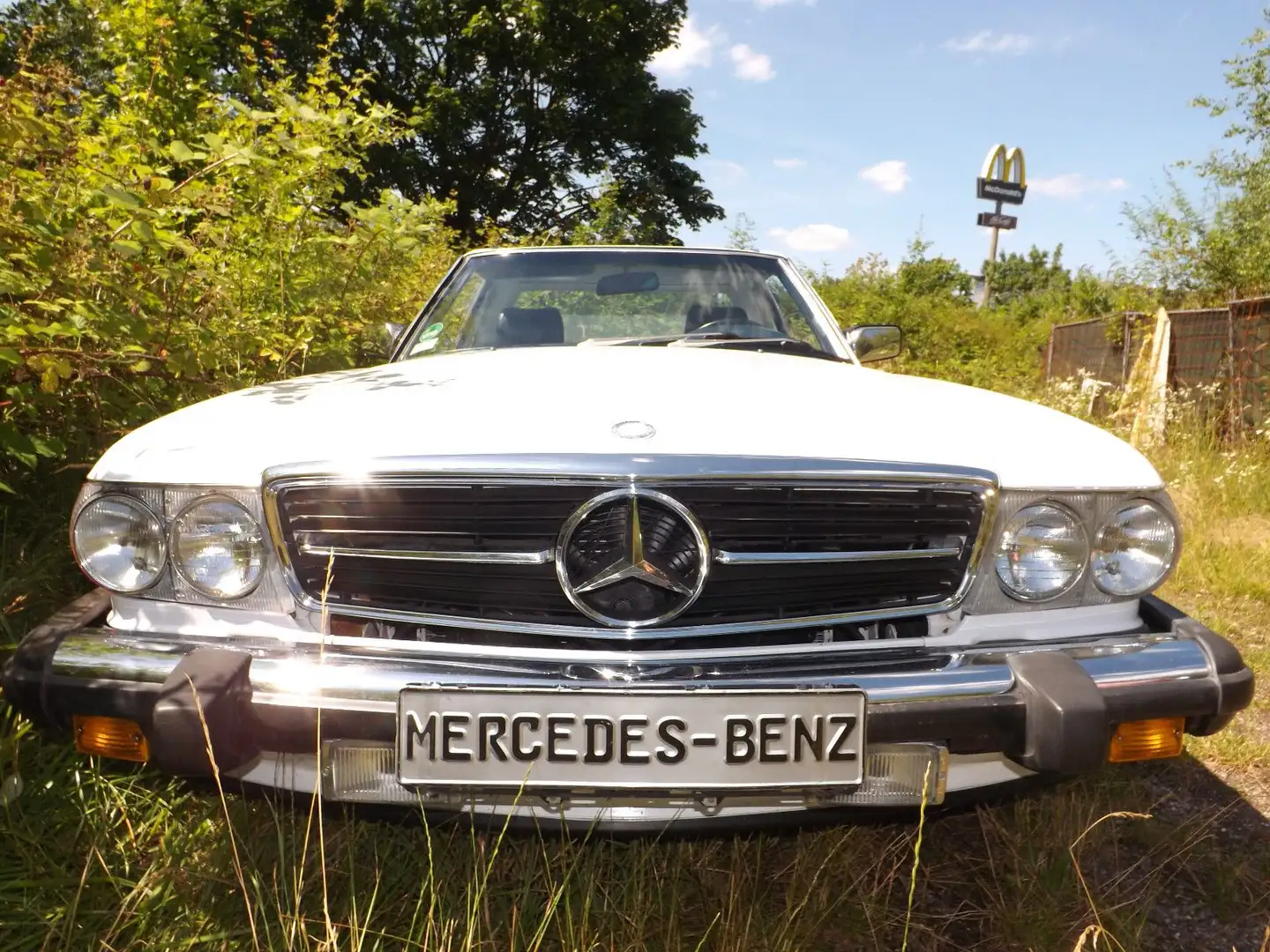 Mercedes-Benz 560 SL - Unschuld vom Lande mit Zähnen! Alb - 2