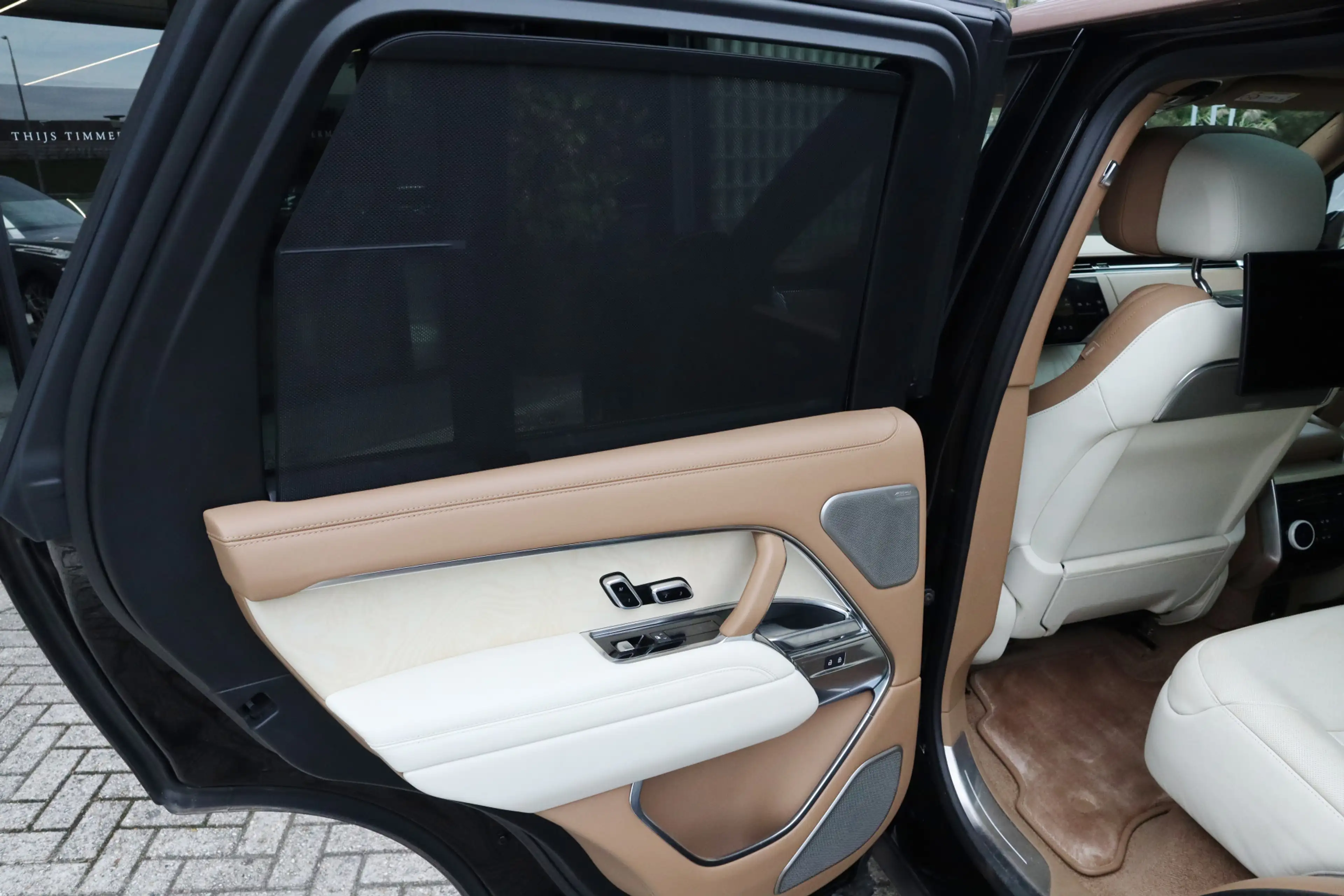 Land Rover Range Rover P550e SV | Meridian Signature Audio, Achterasbestu — photo 18