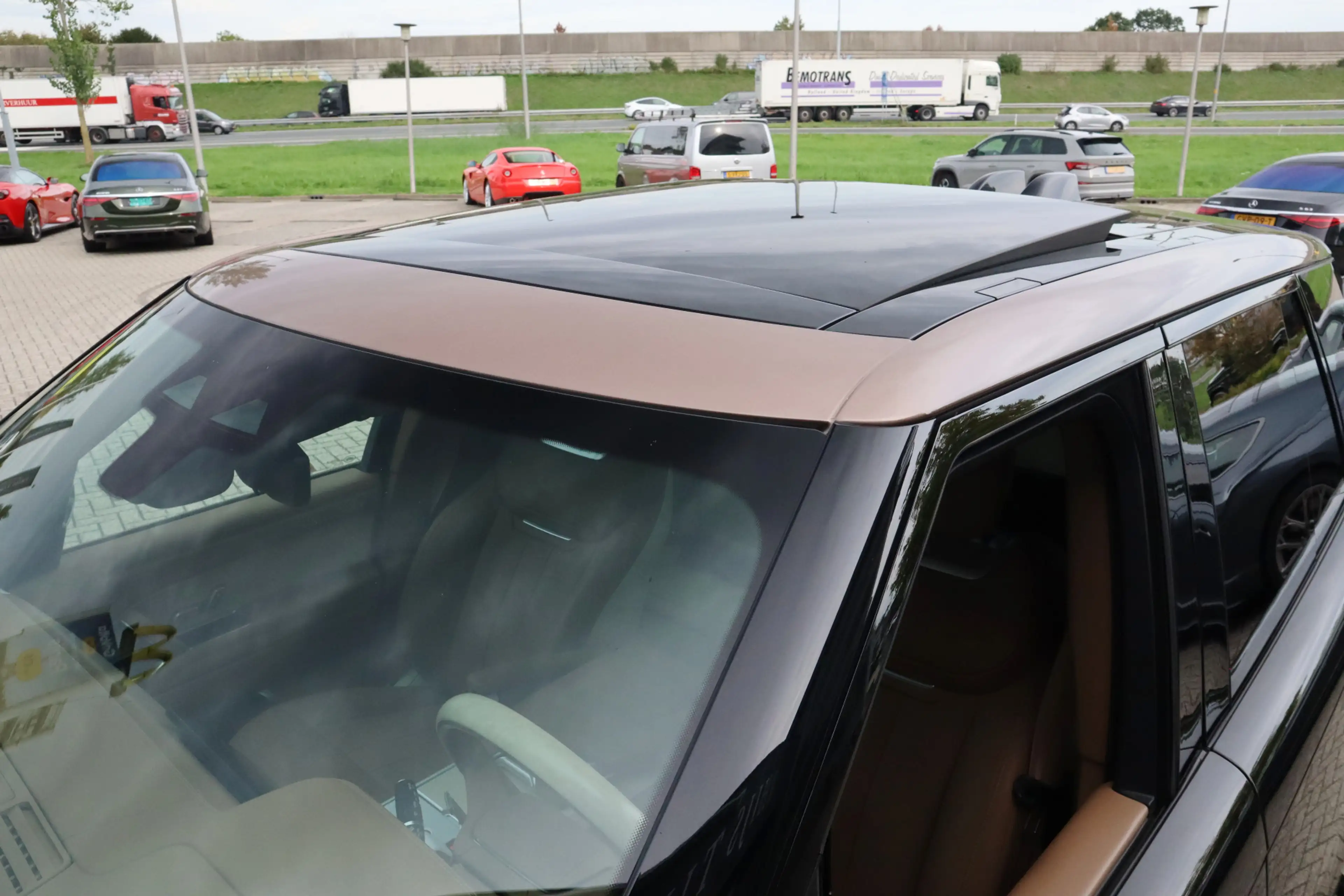 Land Rover Range Rover P550e SV | Meridian Signature Audio, Achterasbestu — photo 12