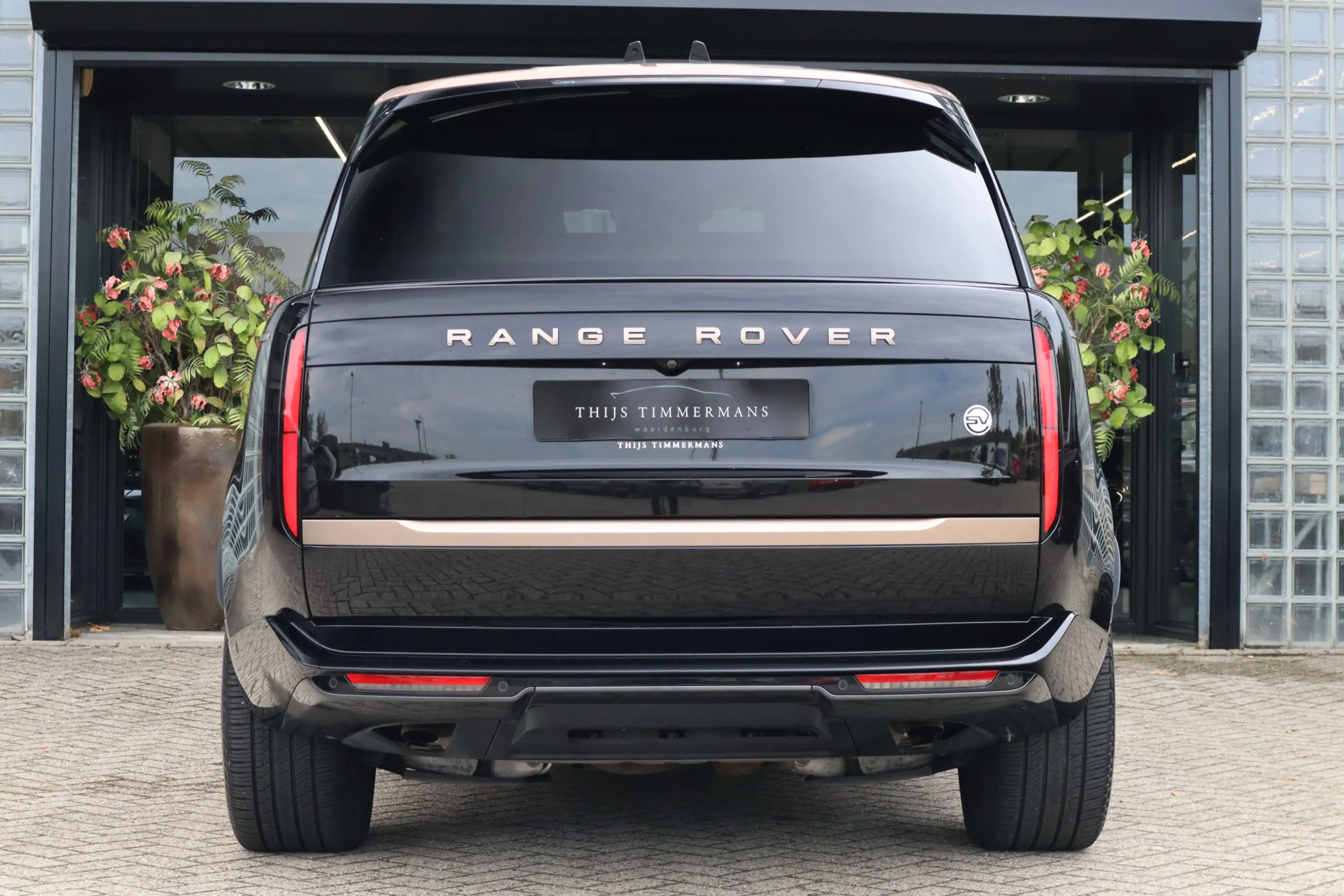 Land Rover Range Rover P550e SV | Meridian Signature Audio, Achterasbestu — photo 5