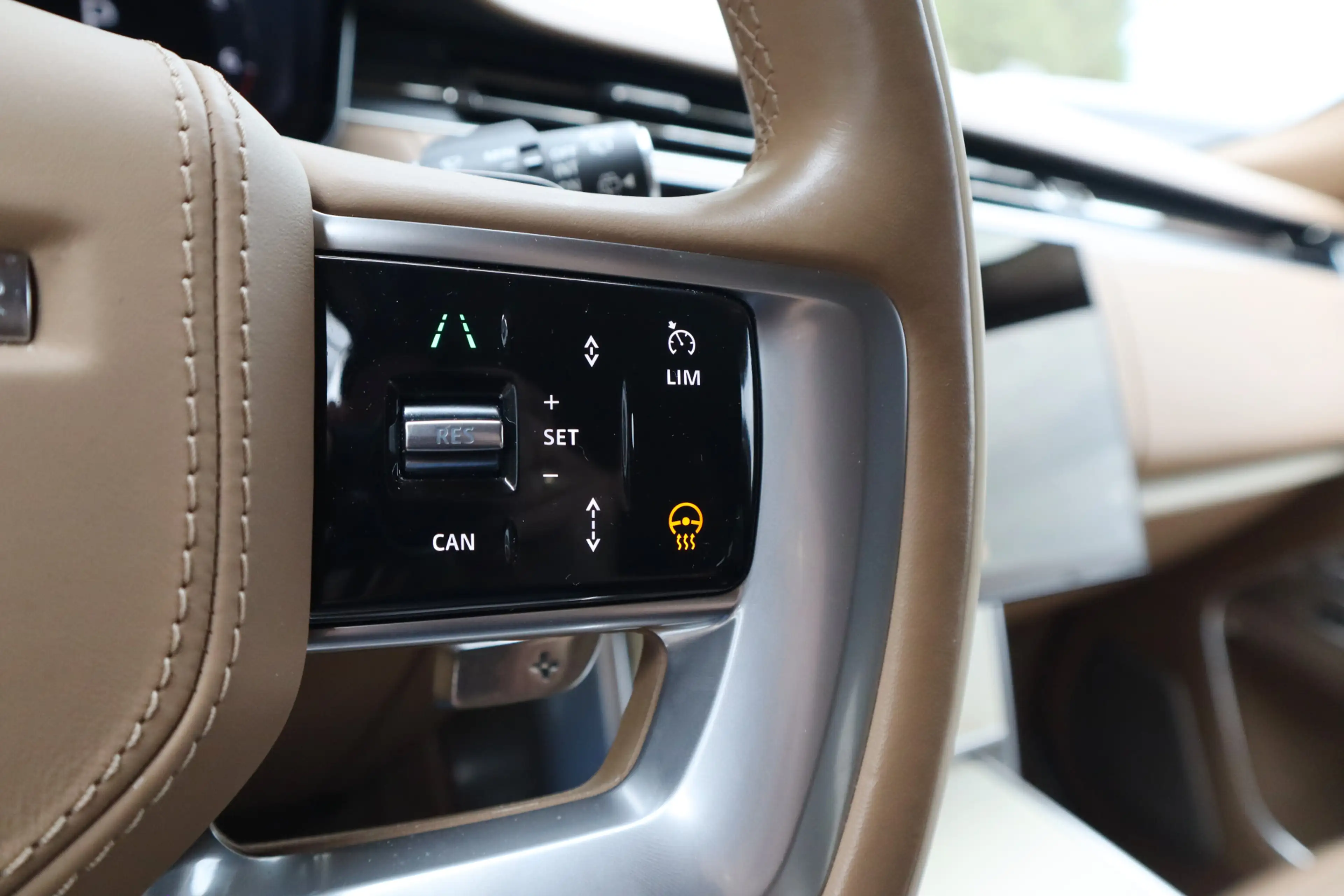 Land Rover Range Rover P550e SV | Meridian Signature Audio, Achterasbestu — photo 28