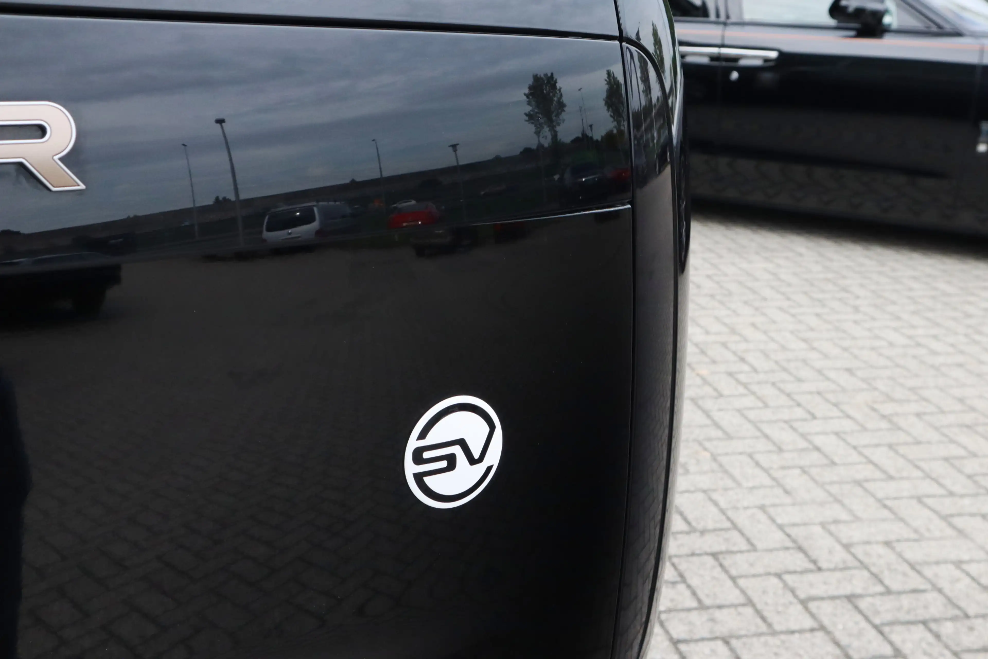 Land Rover Range Rover P550e SV | Meridian Signature Audio, Achterasbestu — photo 7