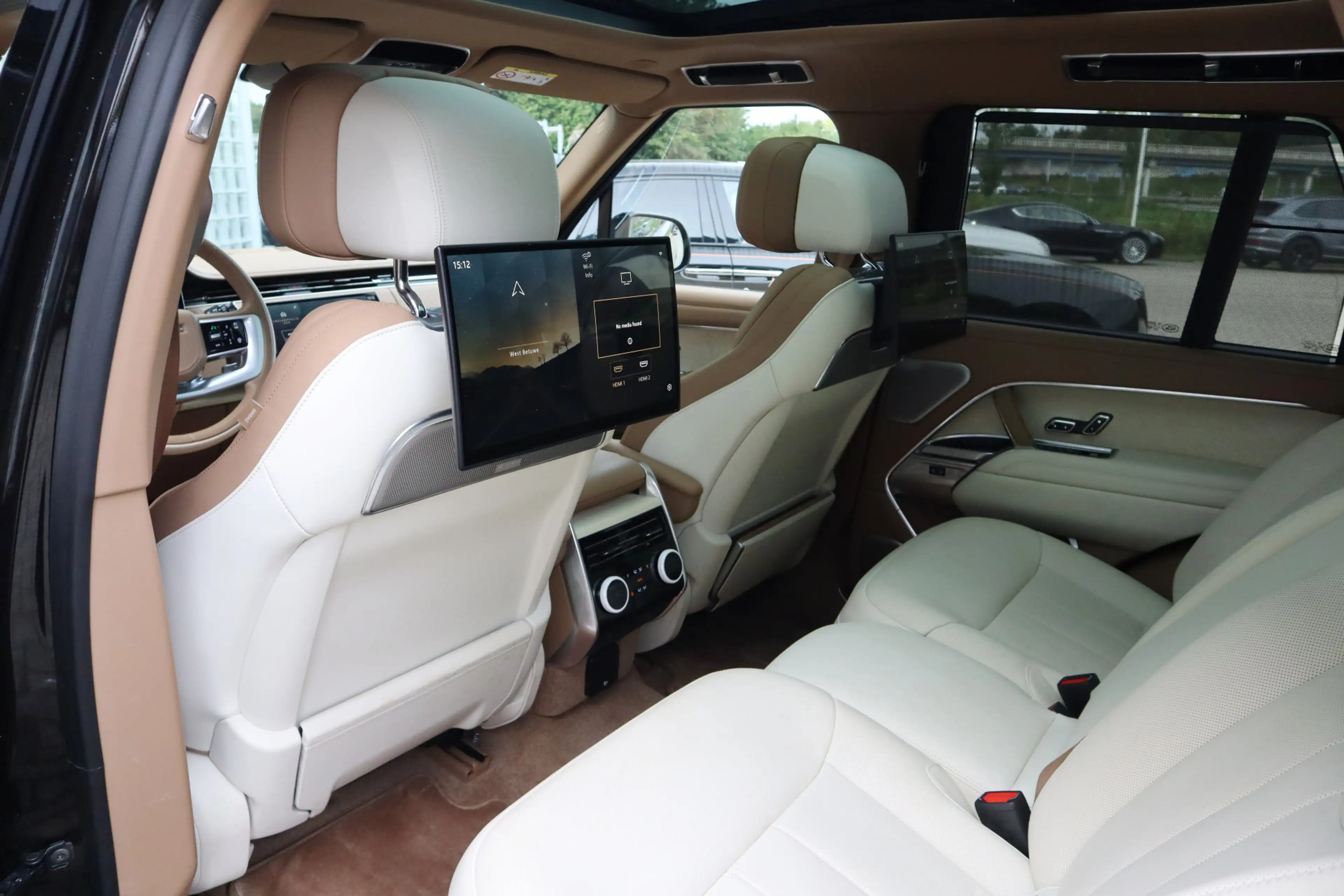Land Rover Range Rover P550e SV | Meridian Signature Audio, Achterasbestu — photo 20