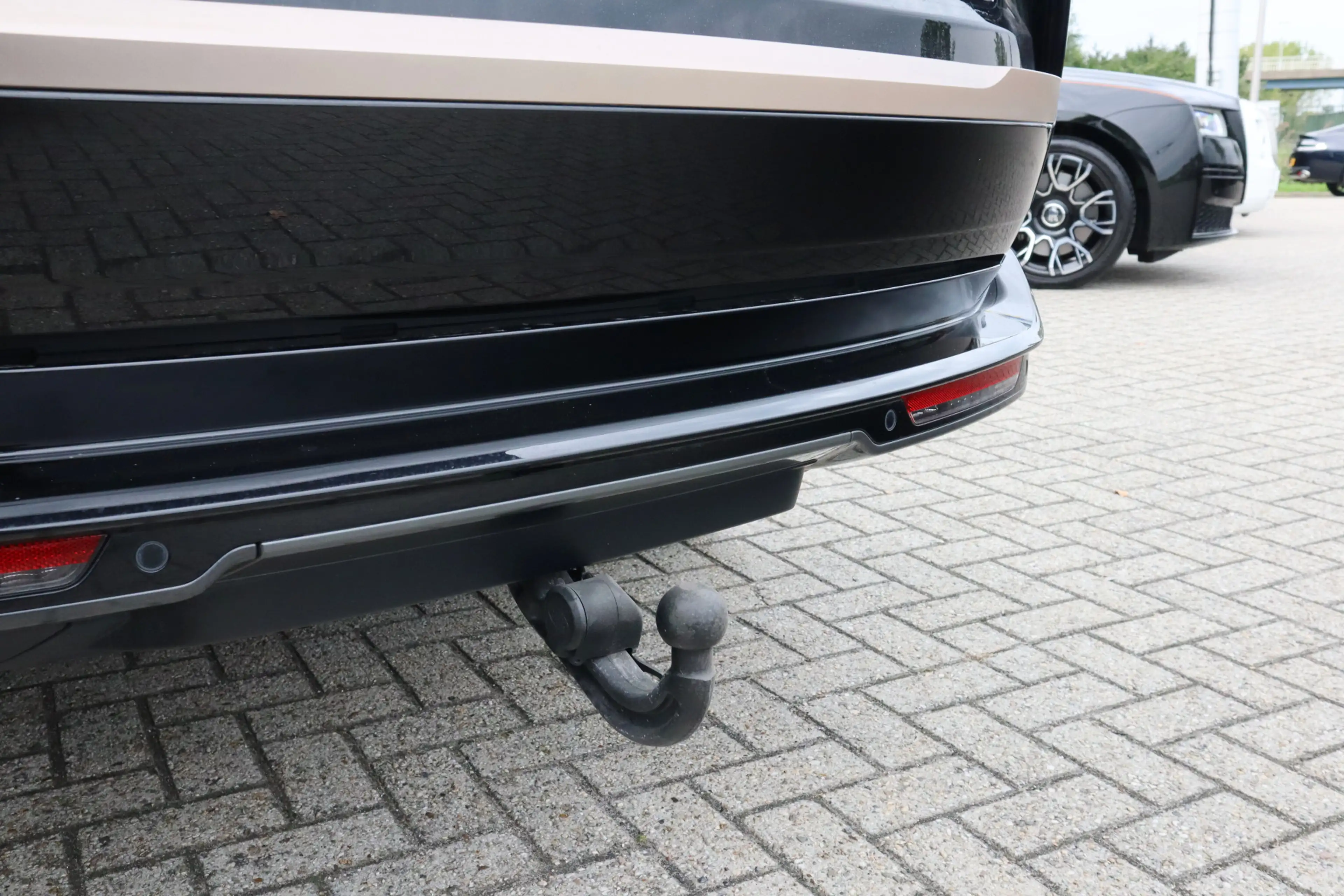 Land Rover Range Rover P550e SV | Meridian Signature Audio, Achterasbestu — photo 8