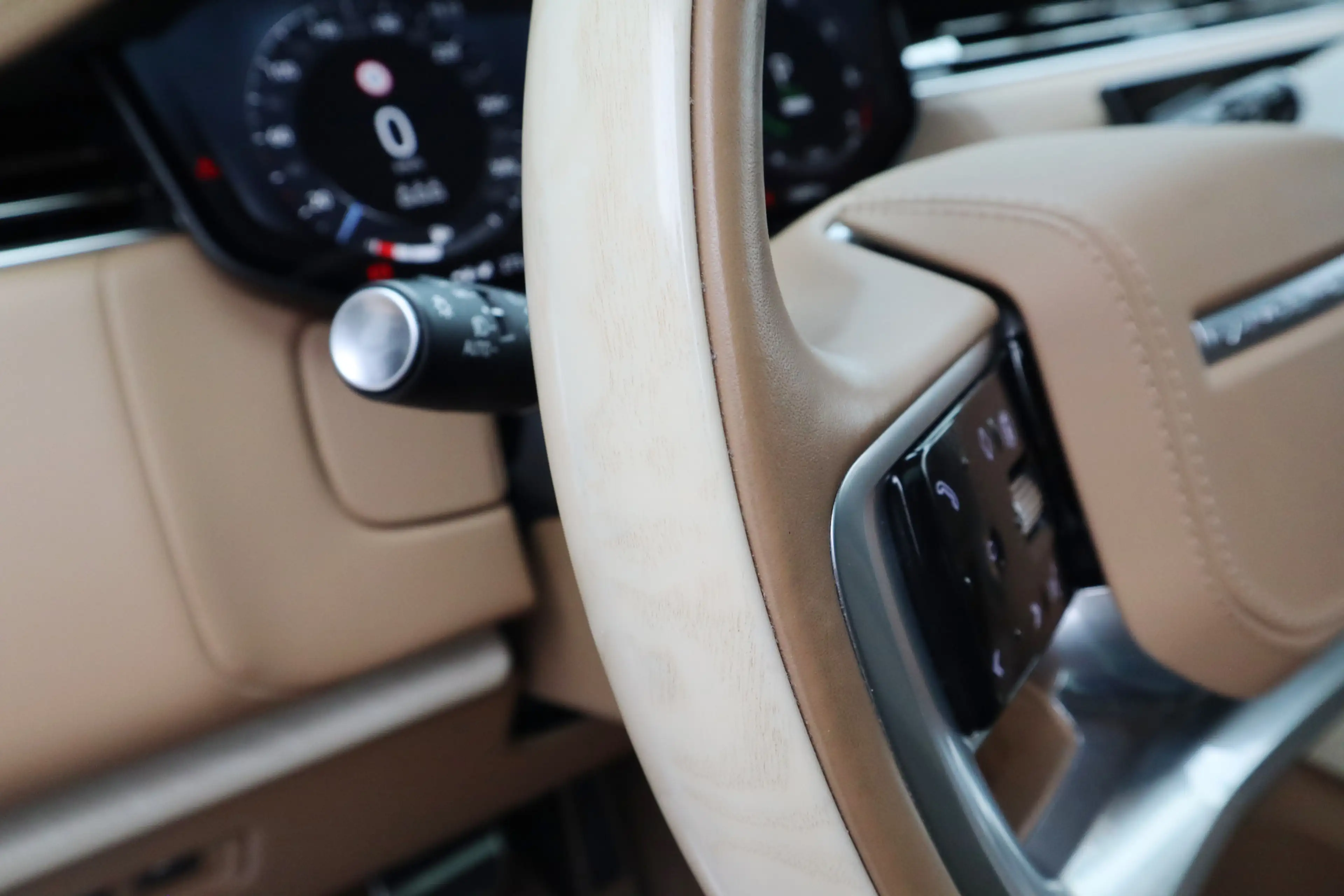 Land Rover Range Rover P550e SV | Meridian Signature Audio, Achterasbestu — photo 26
