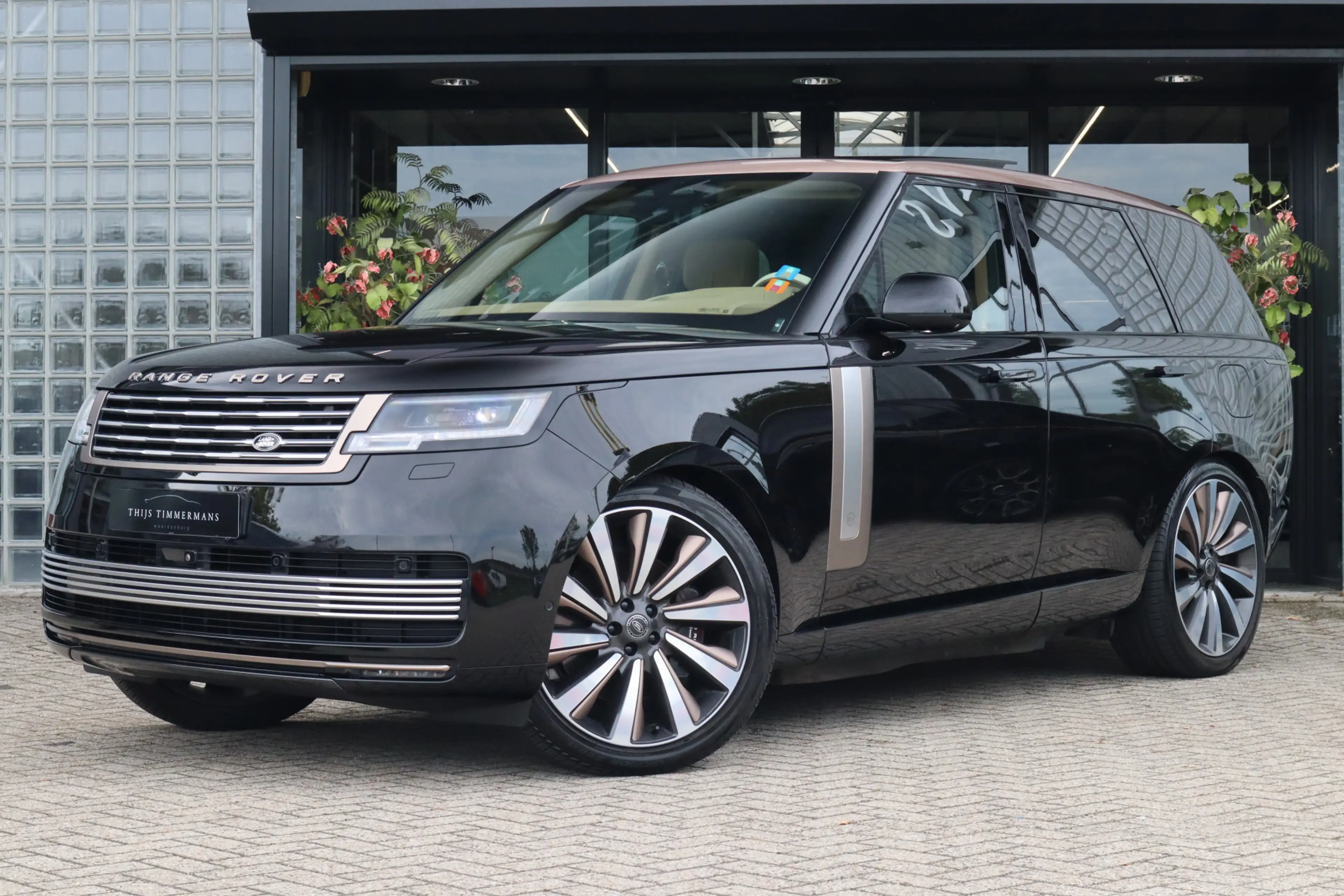 Land Rover Range Rover P550e SV | Meridian Signature Audio, Achterasbestu