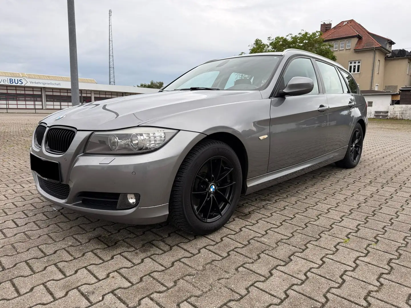 BMW 316 Touring 316d Klimaaut. Panorama PDC TÜV 03/27 Grau - 2