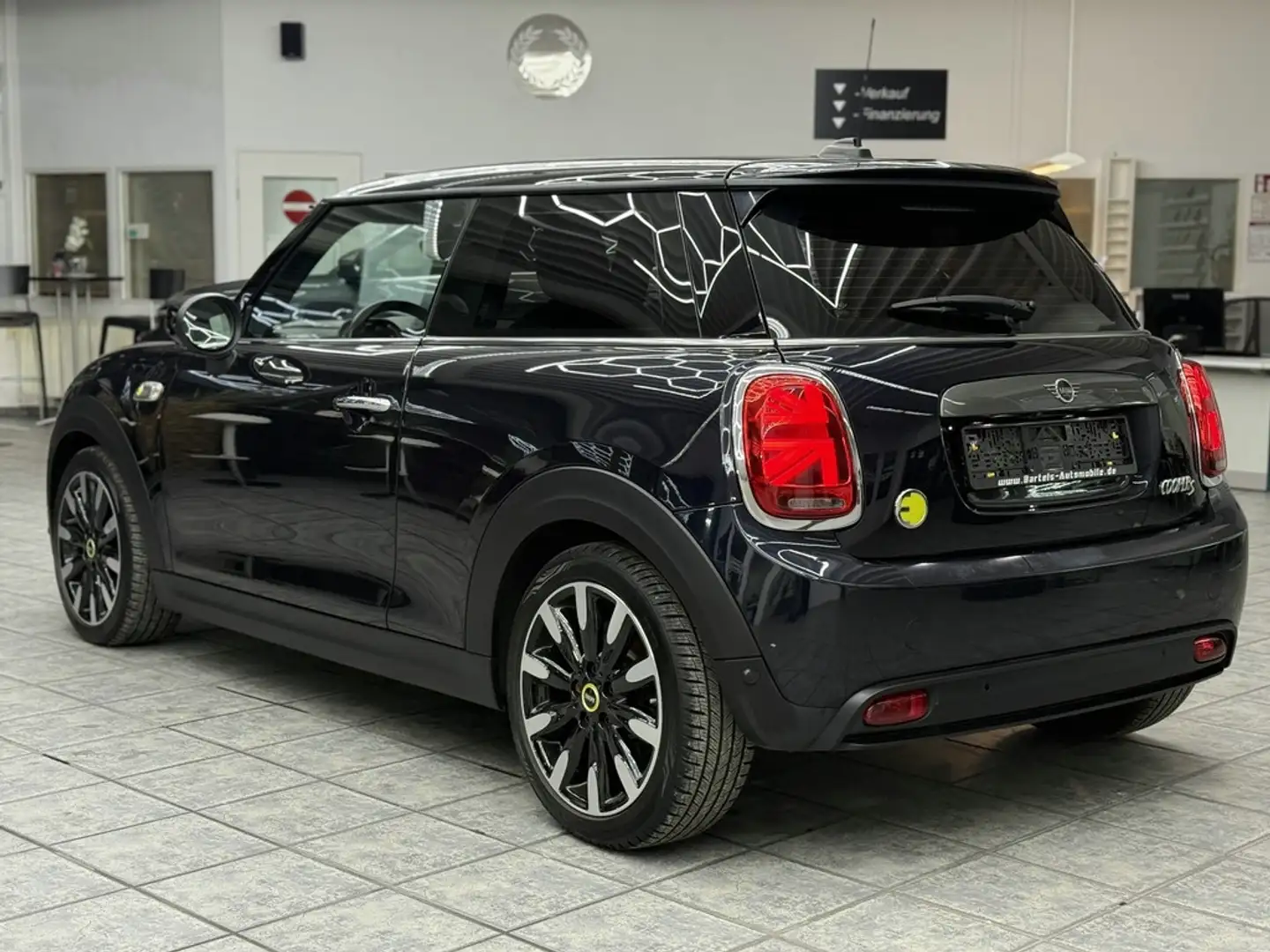 MINI Cooper SE Trim XL, LED, Leder, Pano, HUD, Navi Schwarz - 2