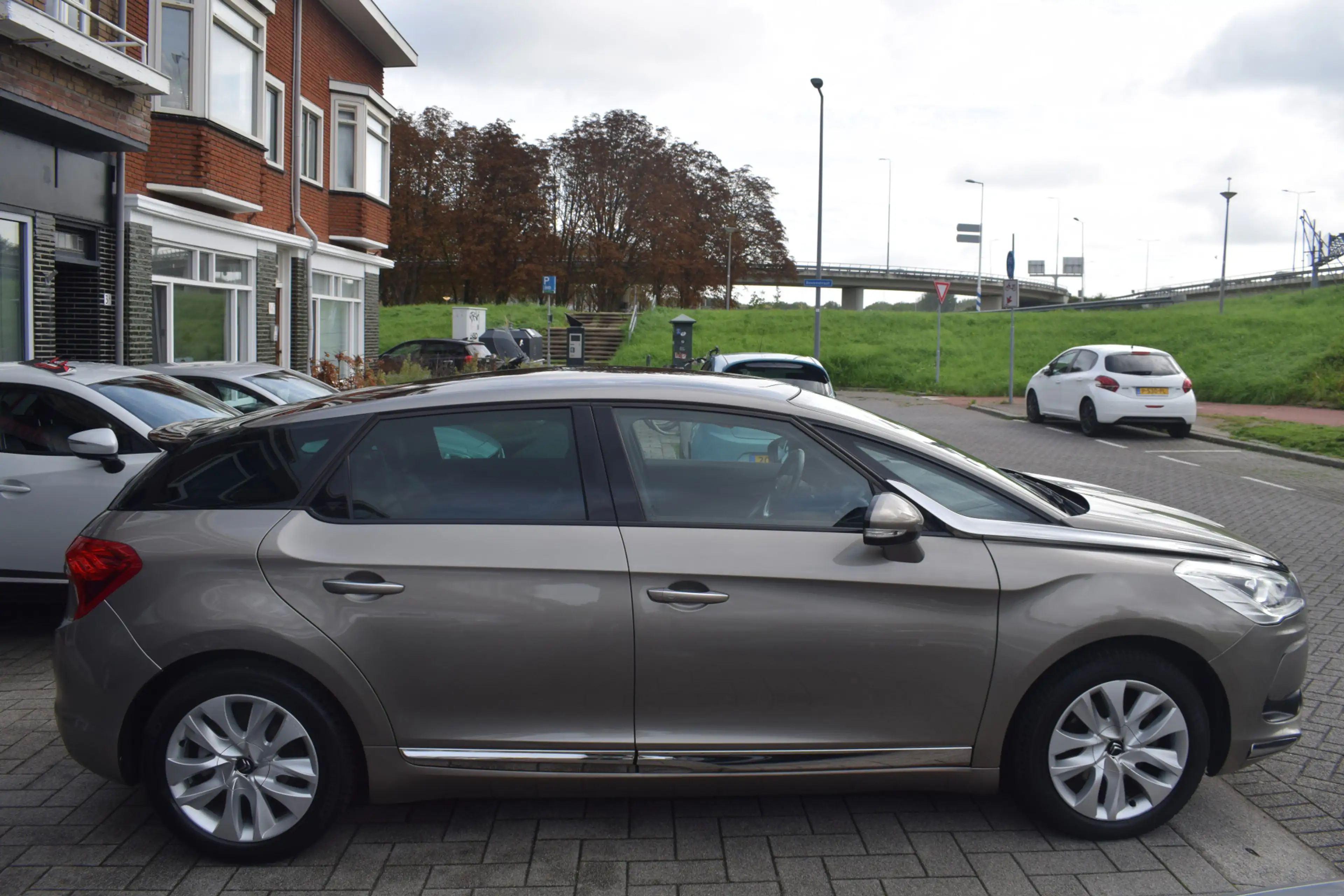 Citroen DS5 1.6 THP Business Executive NL AUTO/AUTOMAAT/LEER/P — photo 7