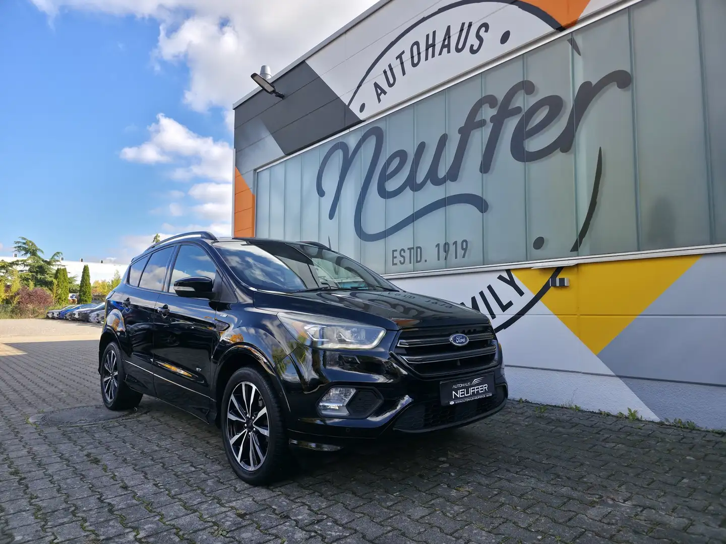 Ford Kuga ST-Line Allrad/AHK Schwenkbar/Bi Xenon Noir - 1