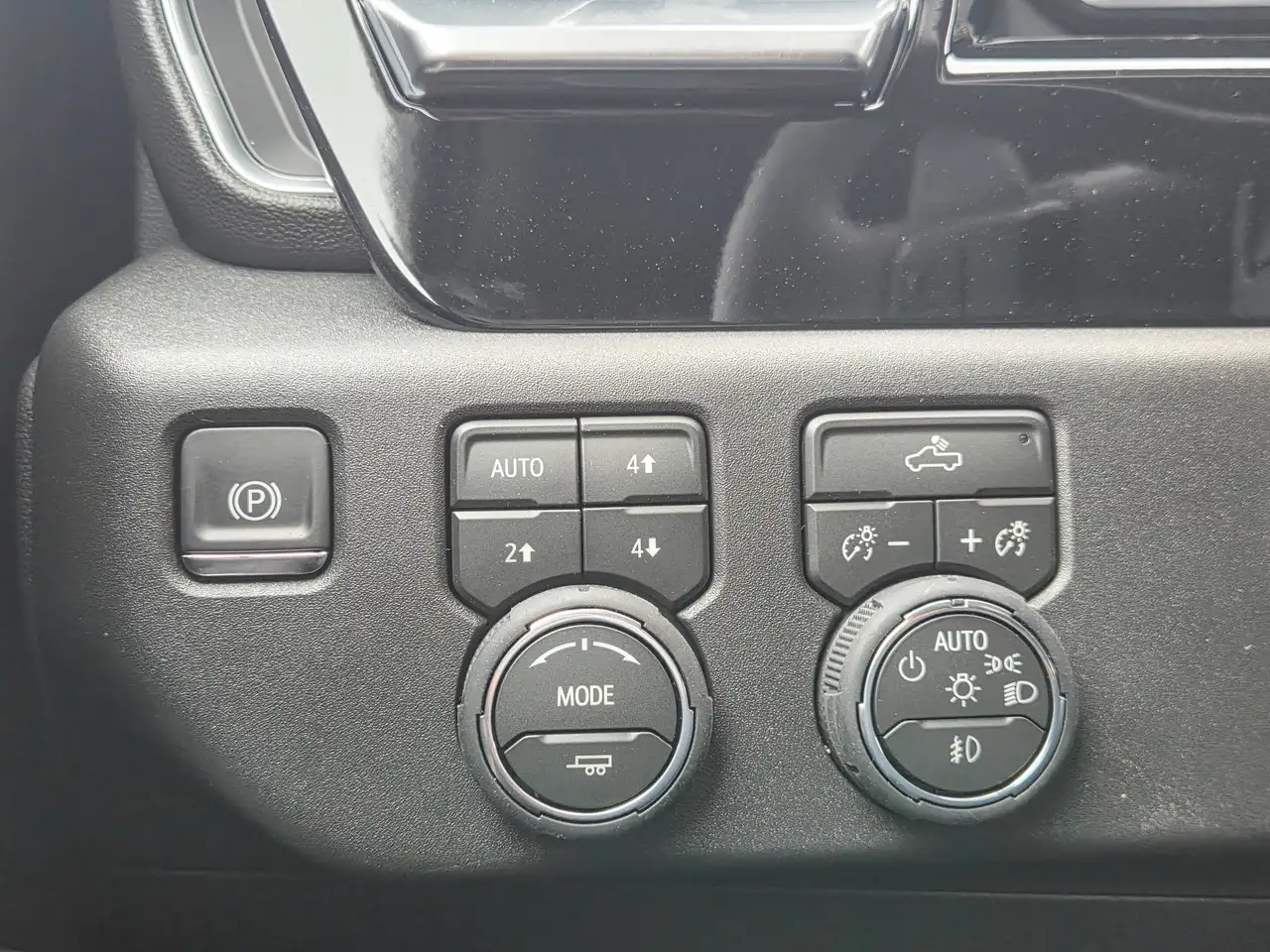 Chevrolet Silverado 1500 снимка Chevrolet Silverado 1500