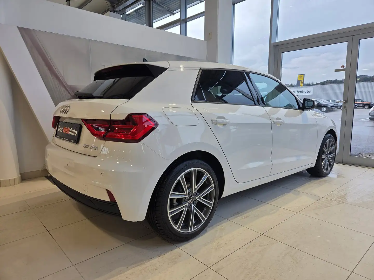Audi A1 30 TFSI intense Weiß - 2