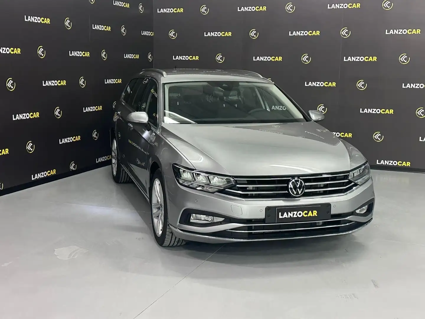 Volkswagen Passat *BENZINA*DSG  *KM ZERO* Šedá - 2