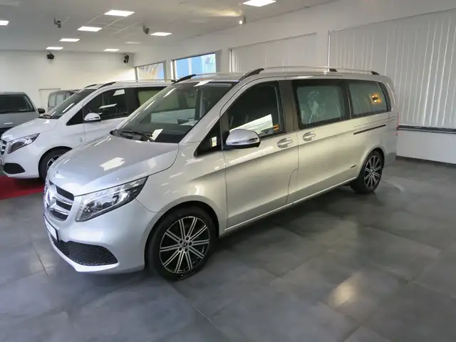 Mercedes-Benz V 220 Kuhlmann Cars Bestattungswagen / Leichenwagen