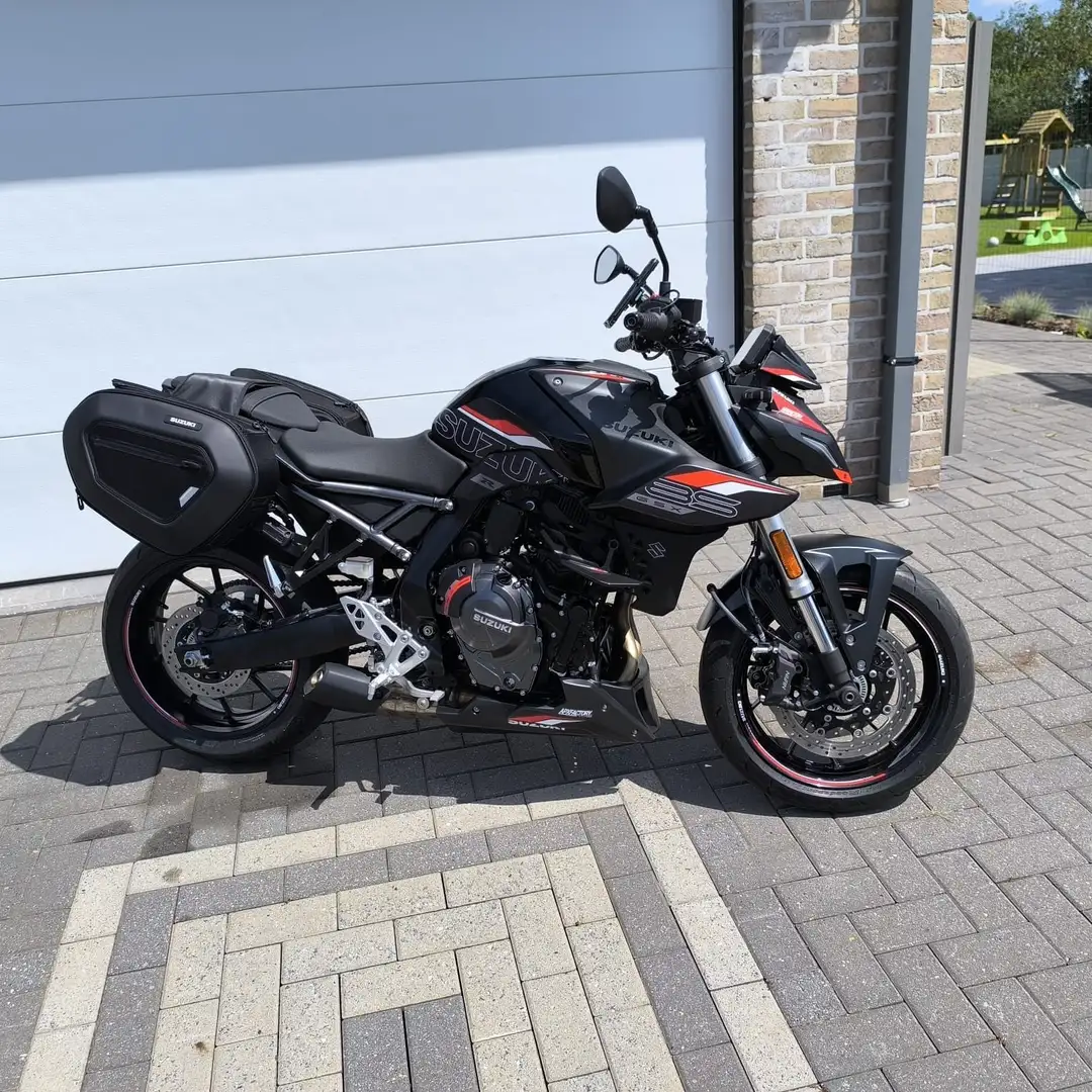 Suzuki GSX 8S Schwarz - 1