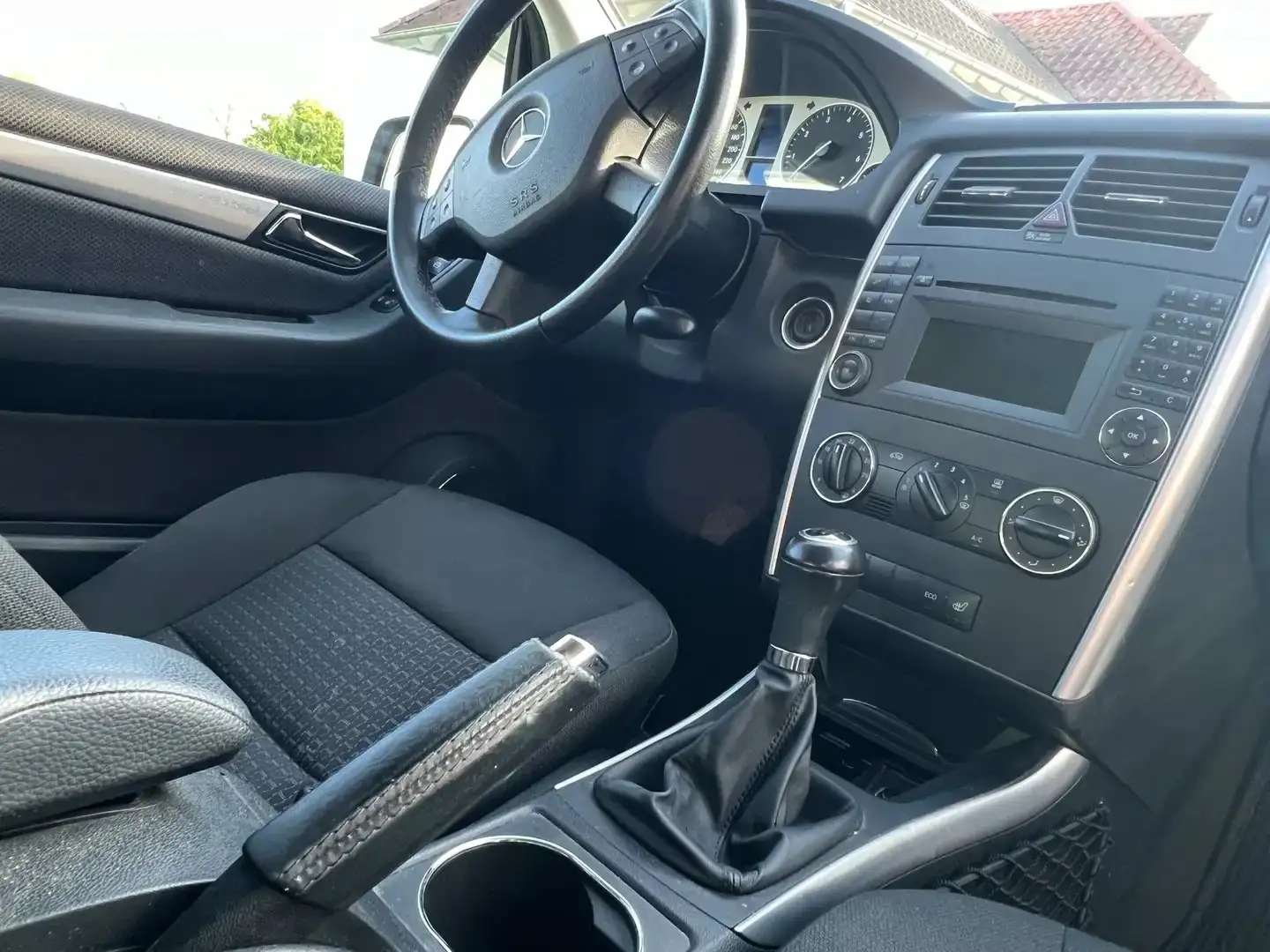 Mercedes-Benz B 160 B 160 BlueEFFICIENCY Stříbrná - 2