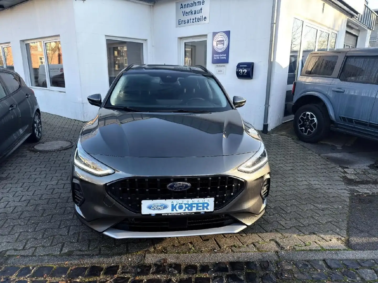 Ford Focus Turnier Active X Grau - 2