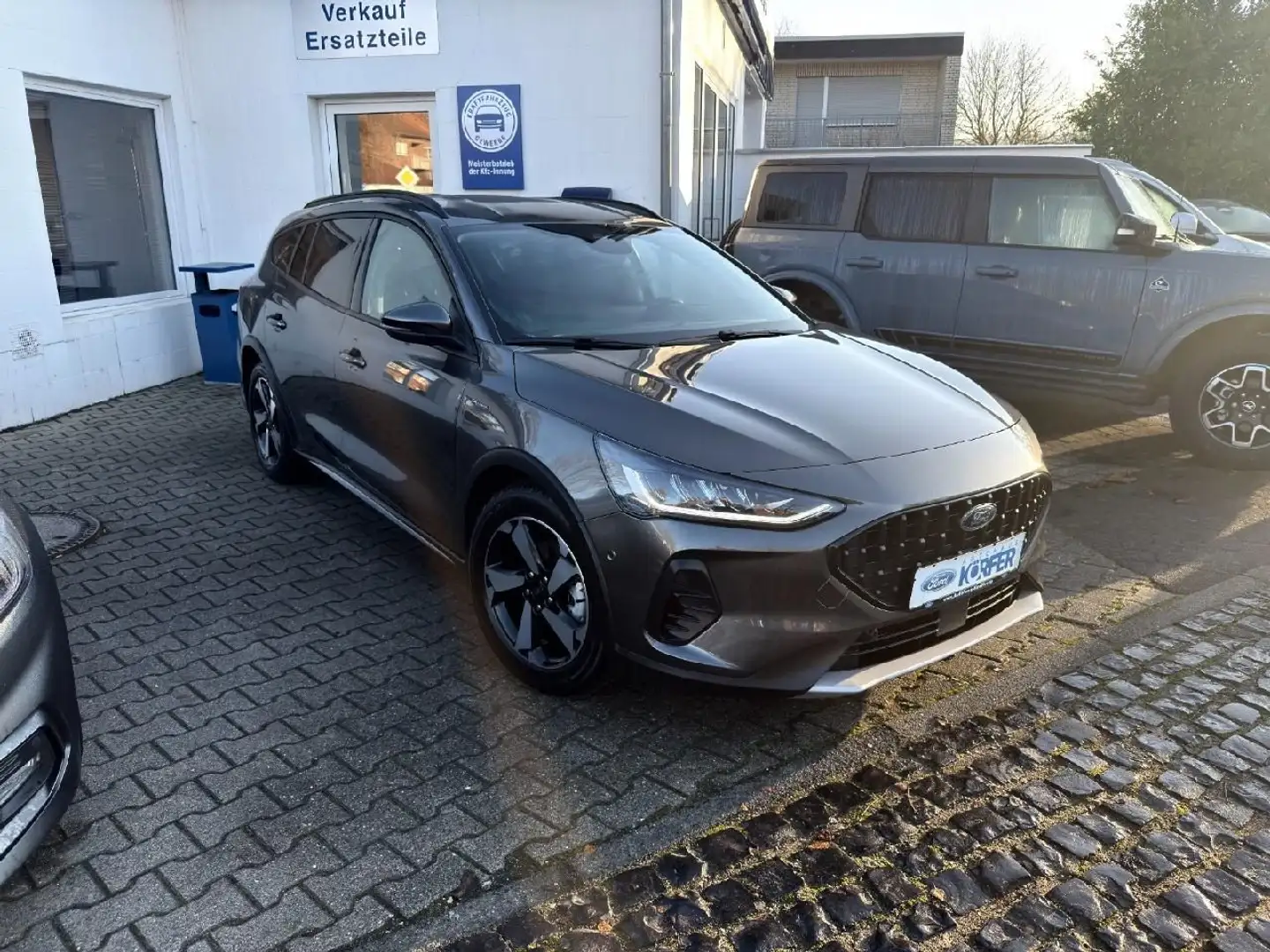 Ford Focus Turnier Active X Grau - 1