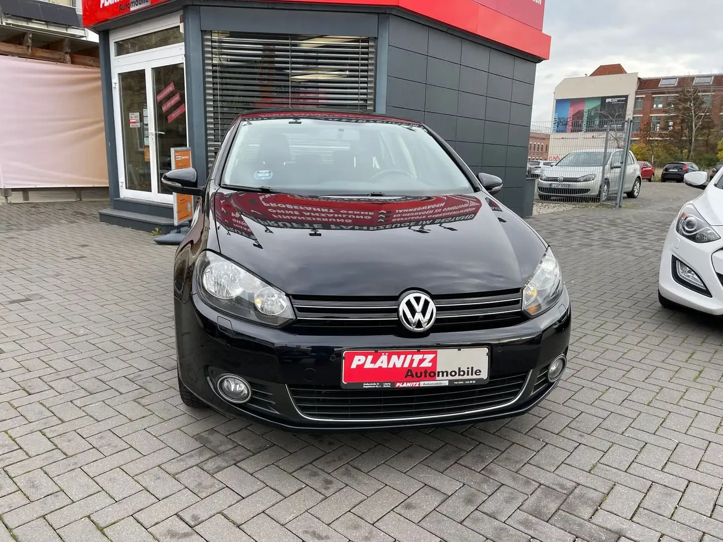 Volkswagen Golf Highline/Tempomat/Bluetooth/Navi/PDC/Sitzheizung Schwarz - 1
