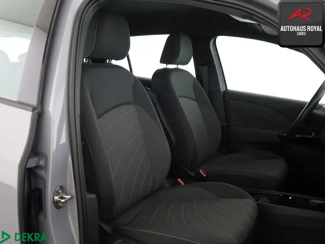 Volkswagen Id.3 view 11