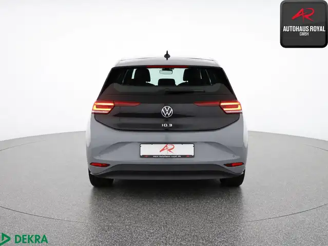 Volkswagen Id.3 view 4